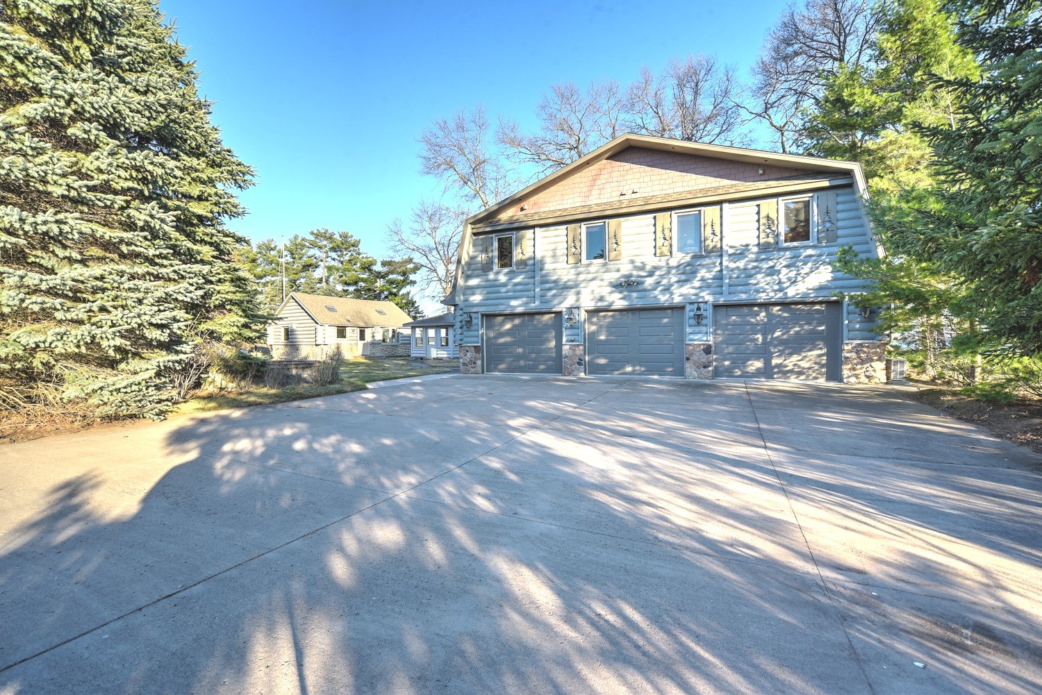 3915 County Road A Property Photo 1