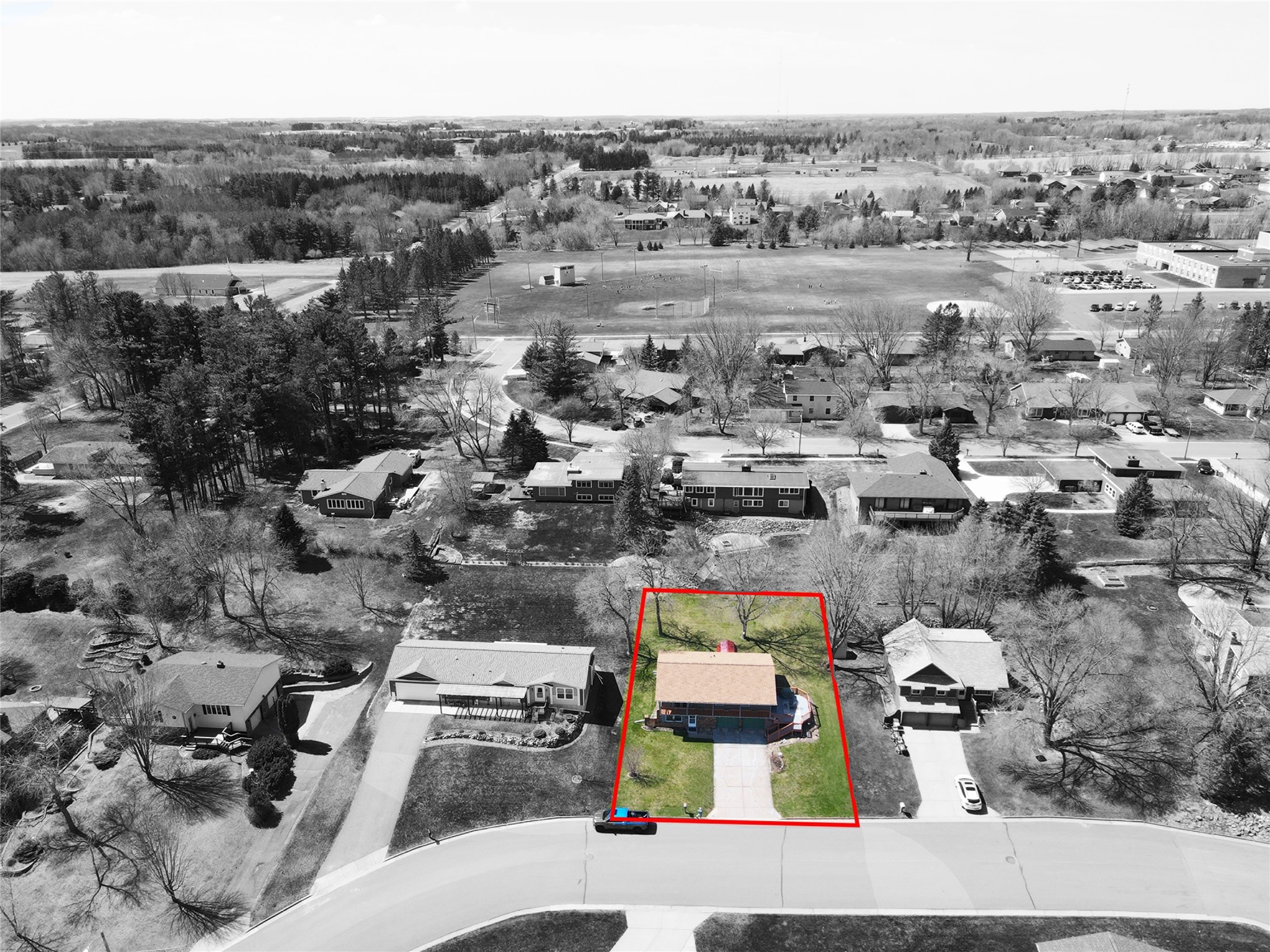 326 Mission Drive Property Photo 2