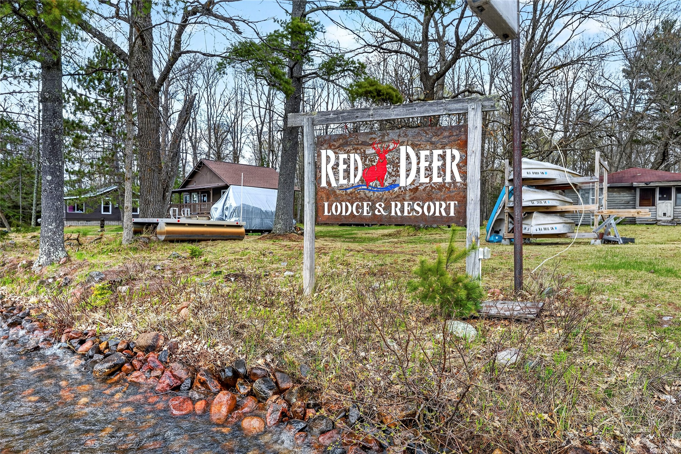 13019n Red Deer Road Property Photo 9