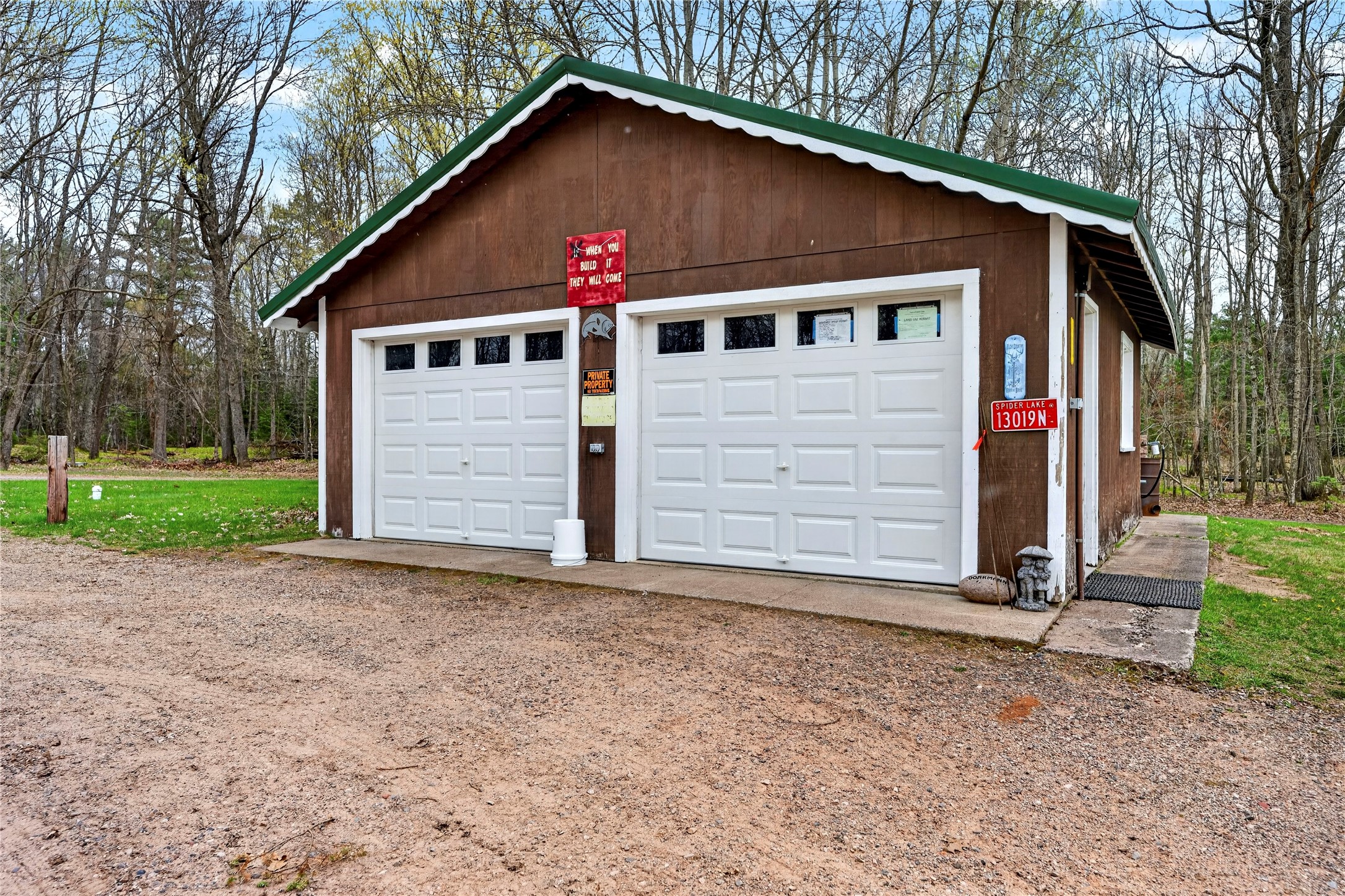 13019n Red Deer Road Property Photo 12