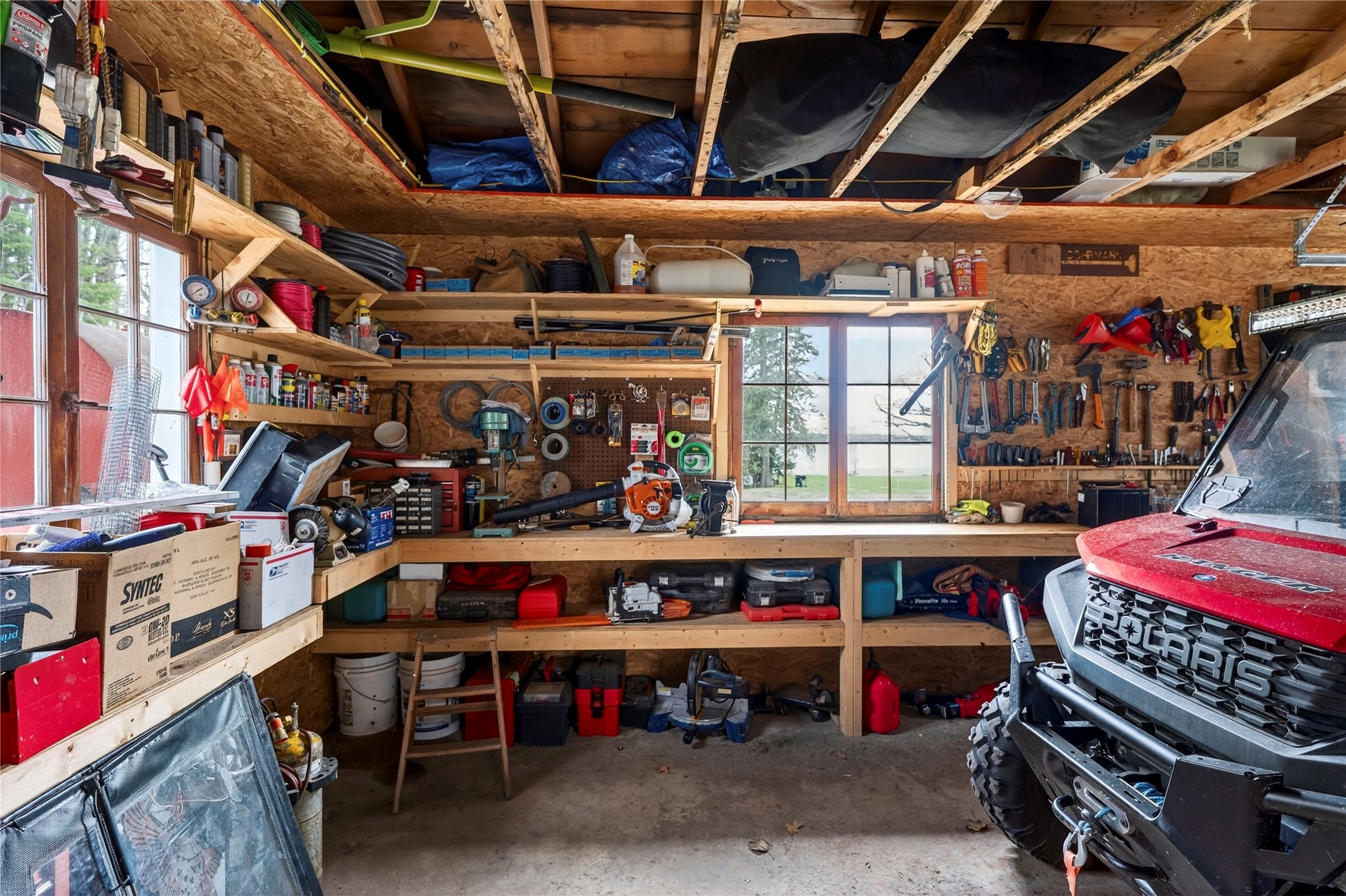 13019n Red Deer Road Property Photo 13