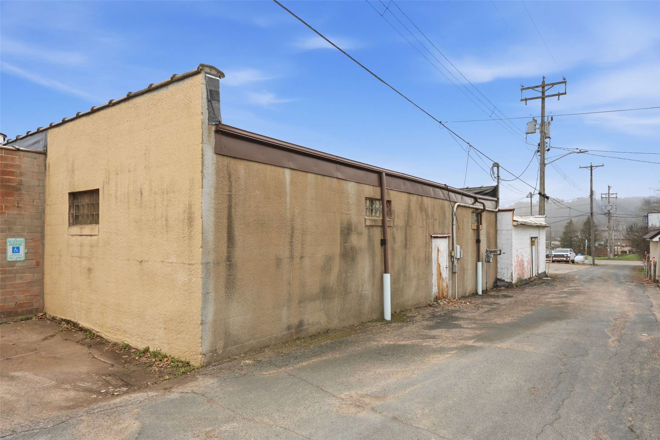 132 E Oak Street Property Photo 16