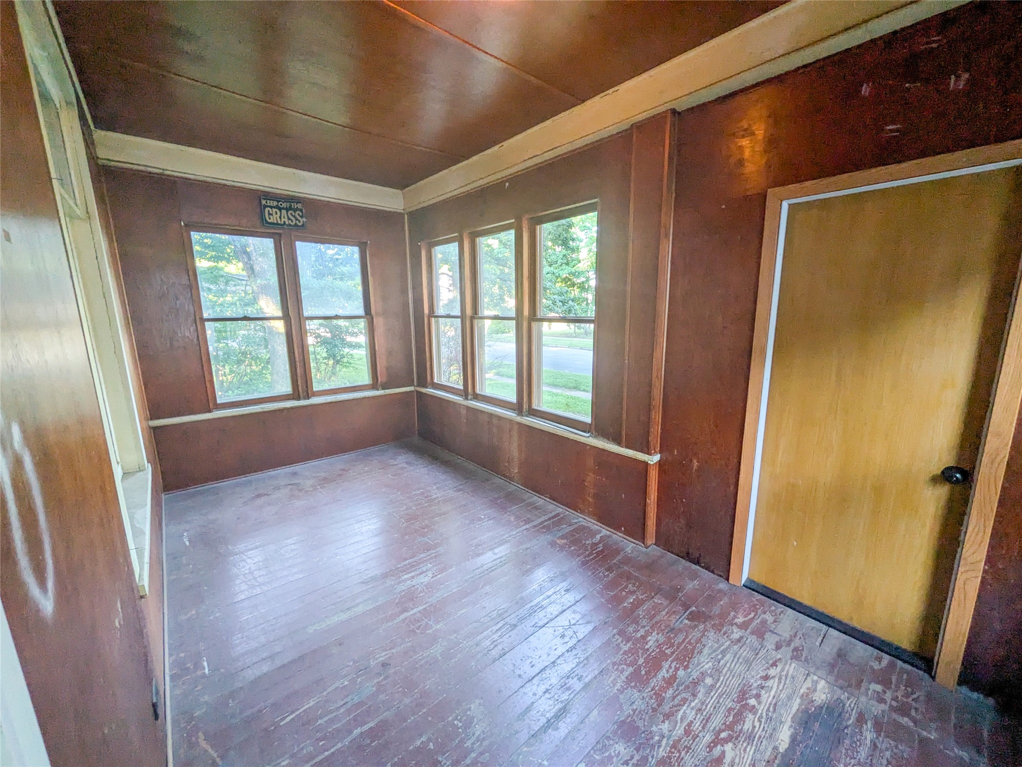 1114 7th Street E Property Photo 3