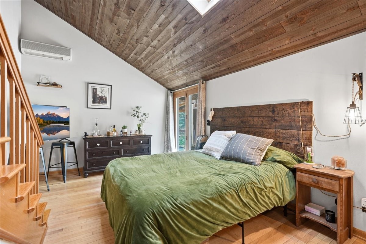 2124 12 1/4 Avenue Property Photo 11
