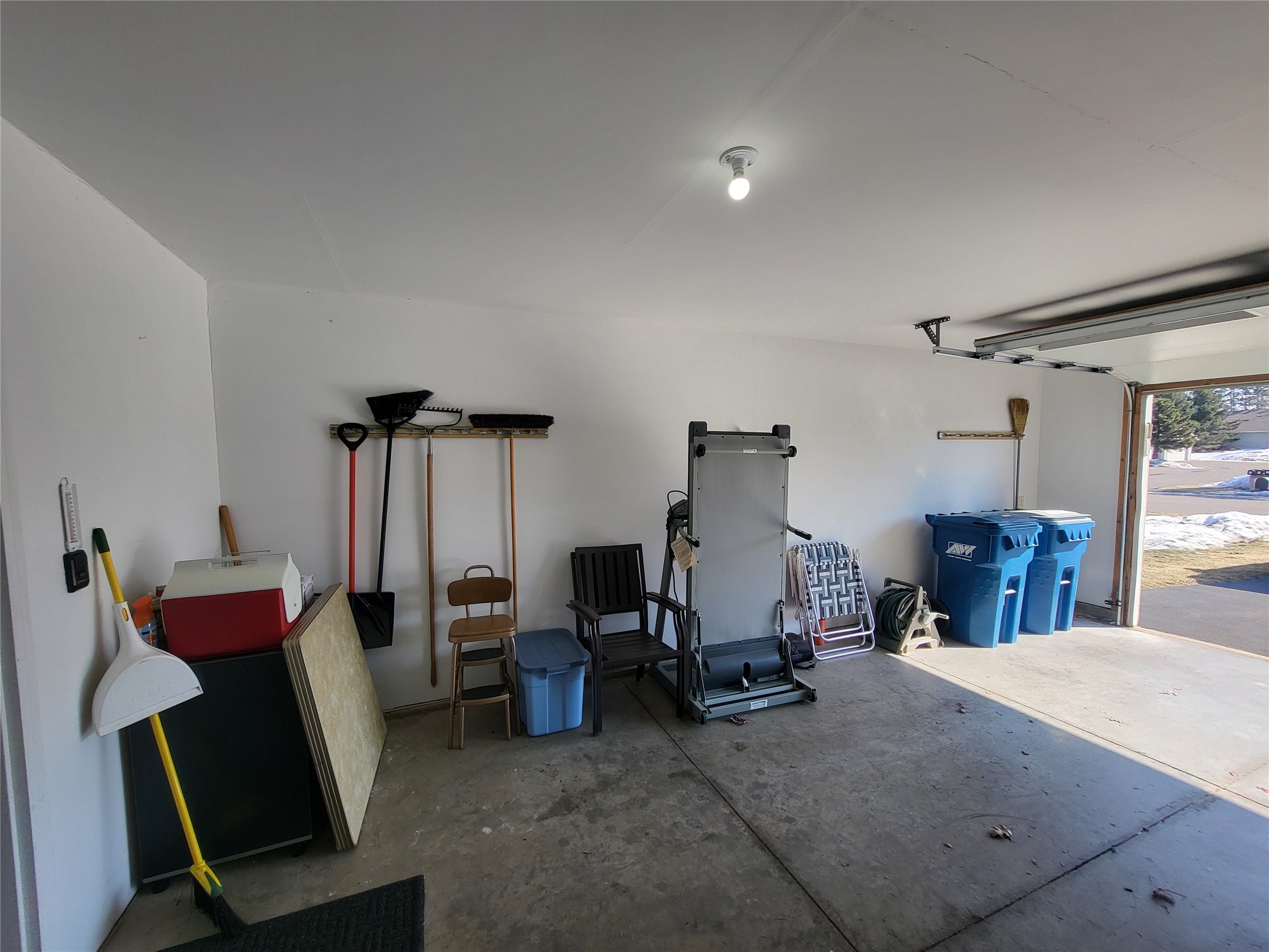 231 E Thomas Street Property Photo 28