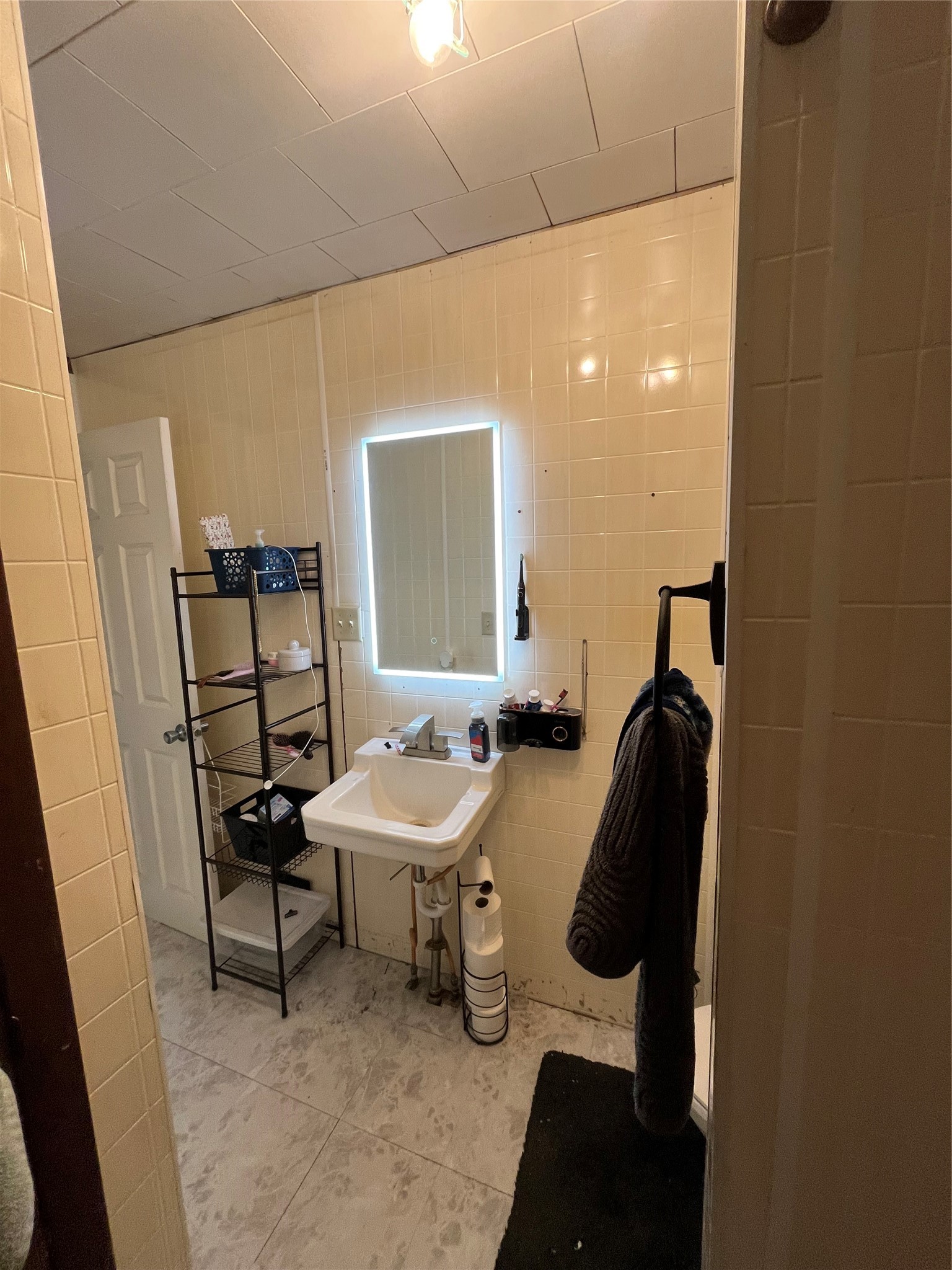 225 E Allen Street Property Photo 8