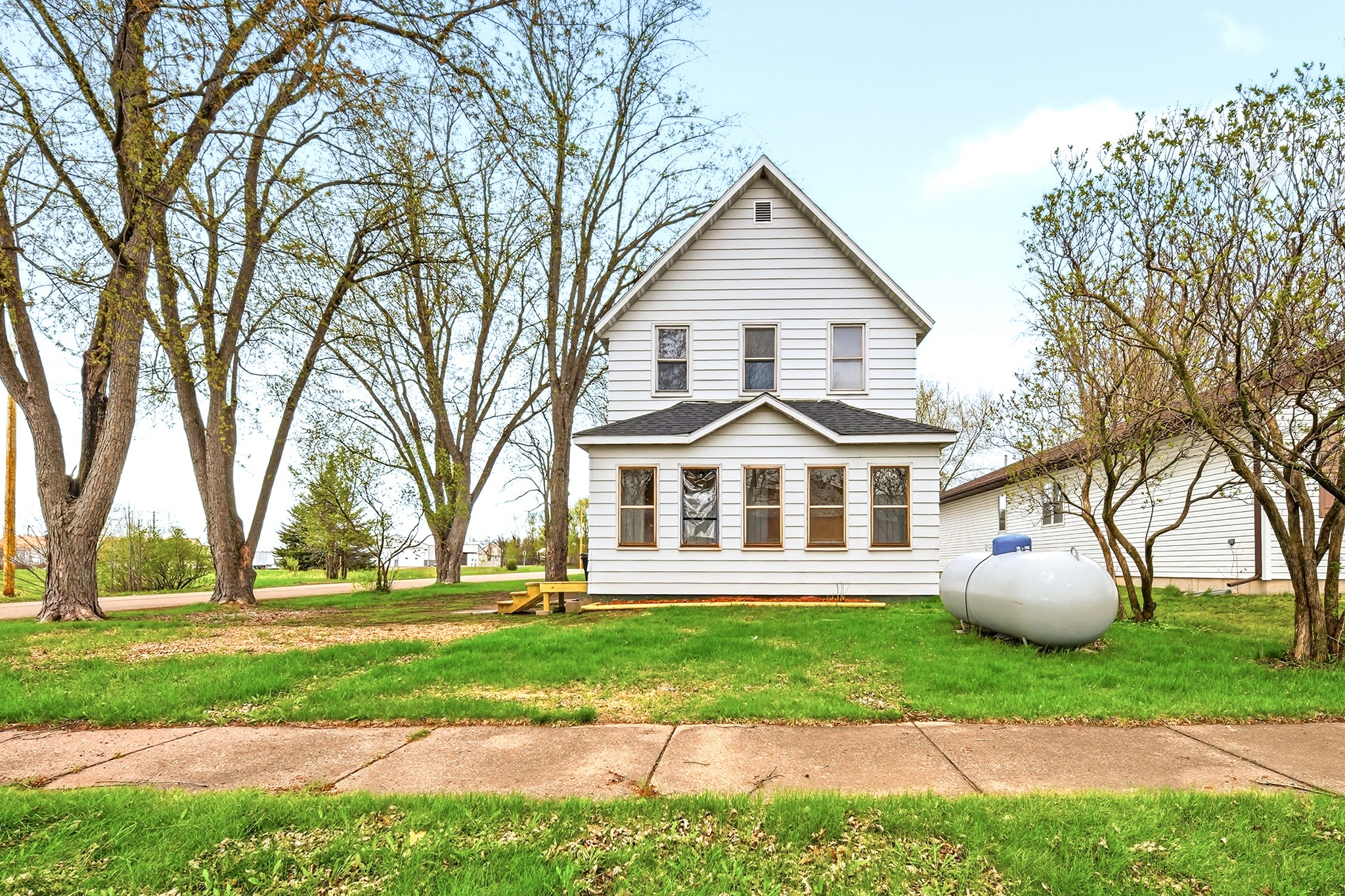 105 E Crumb Street Property Photo 2