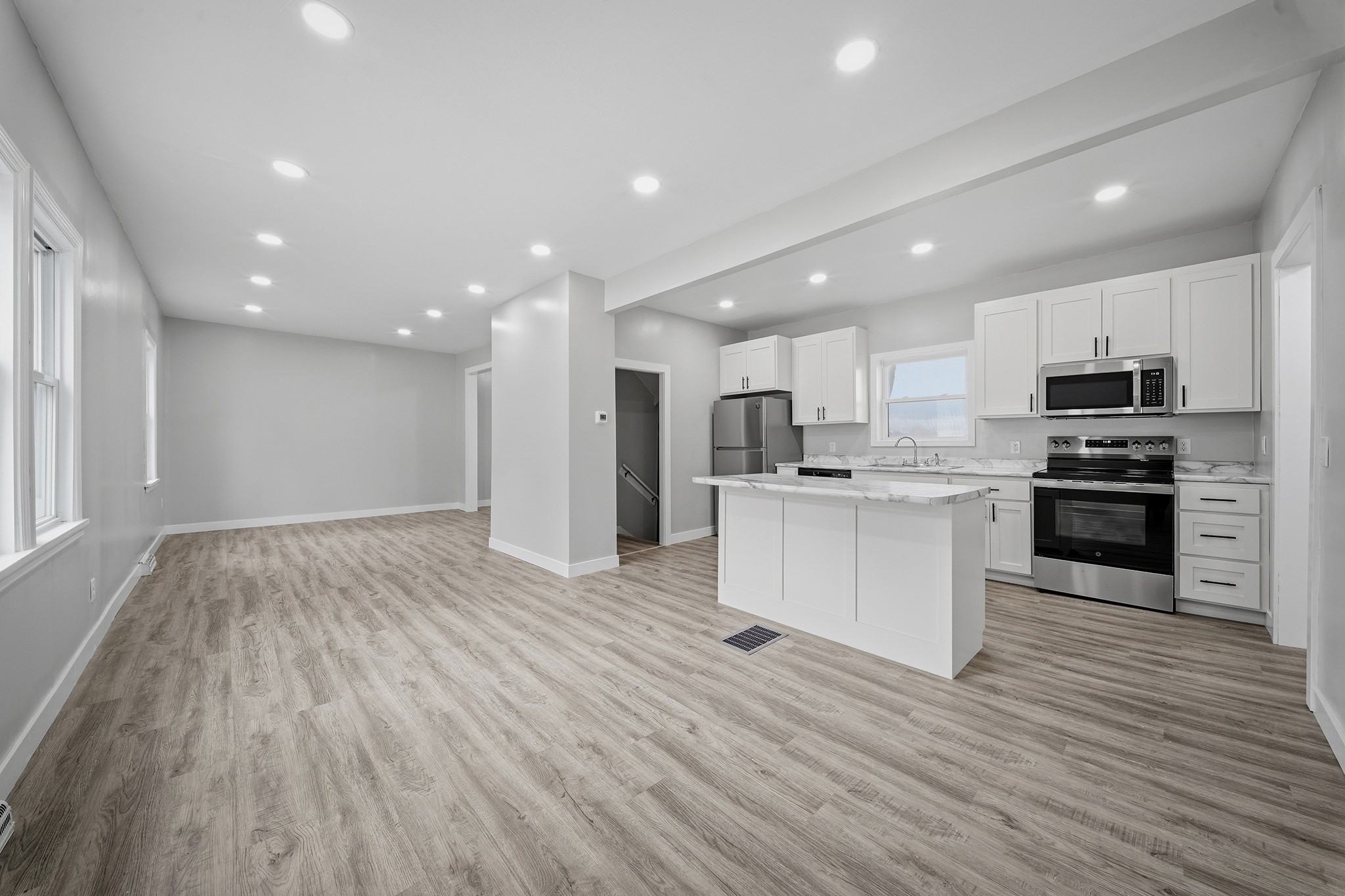105 E Crumb Street Property Photo 7