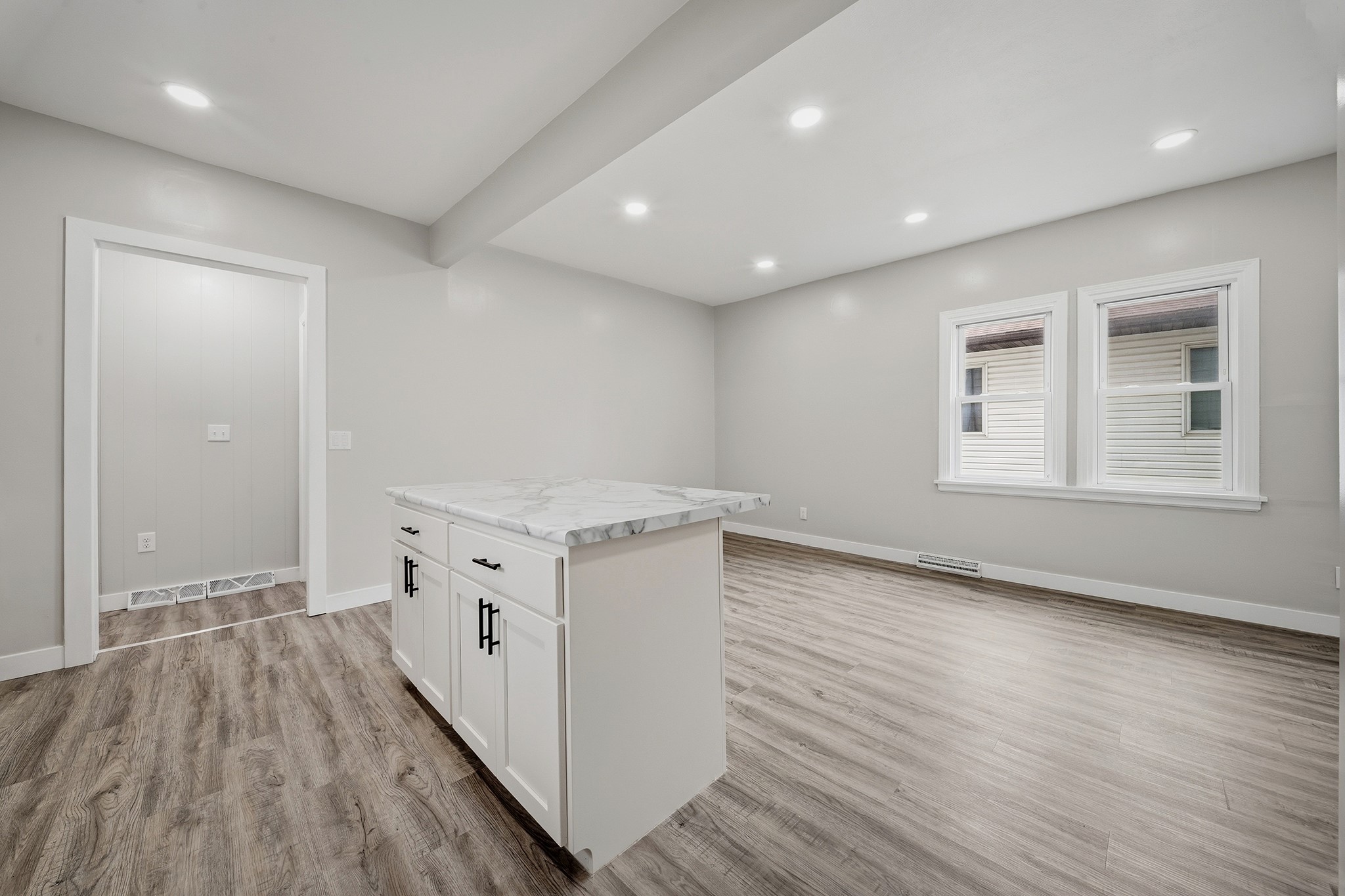 105 E Crumb Street Property Photo 11