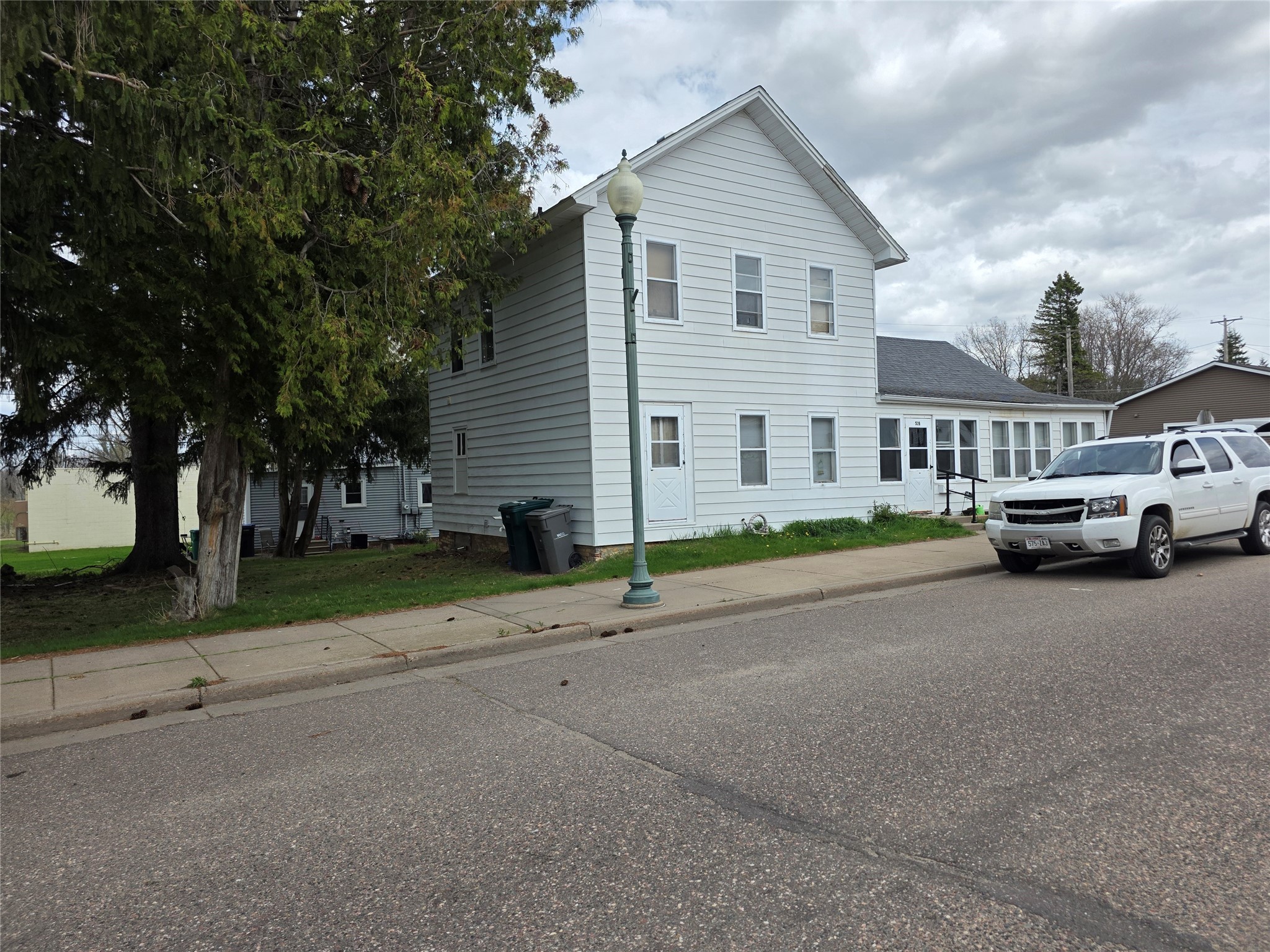 526 E Murray Street Property Photo 2