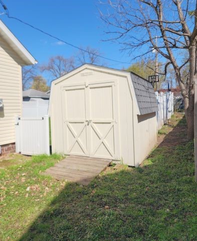 143 Maple Street E Property Photo 37