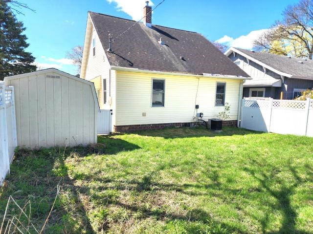 143 Maple Street E Property Photo 41
