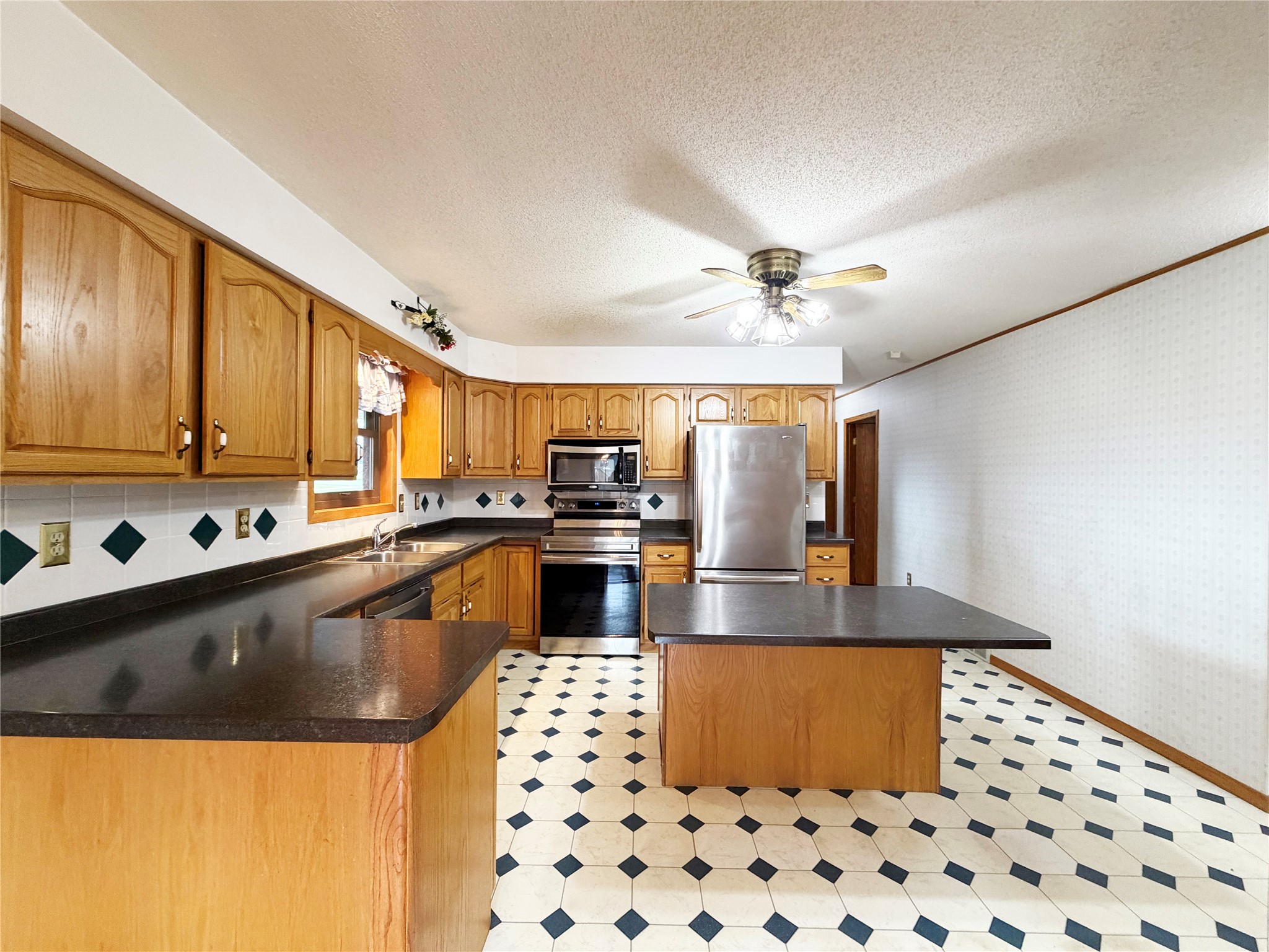 321 Cameron Road Property Photo 4