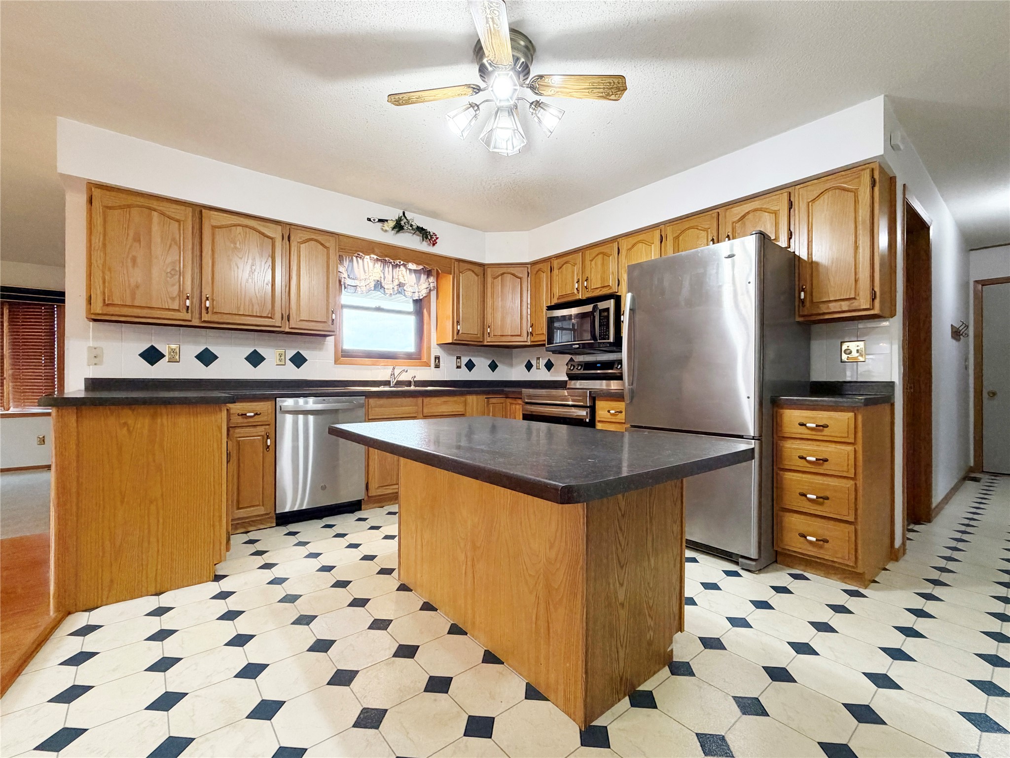 321 Cameron Road Property Photo 5