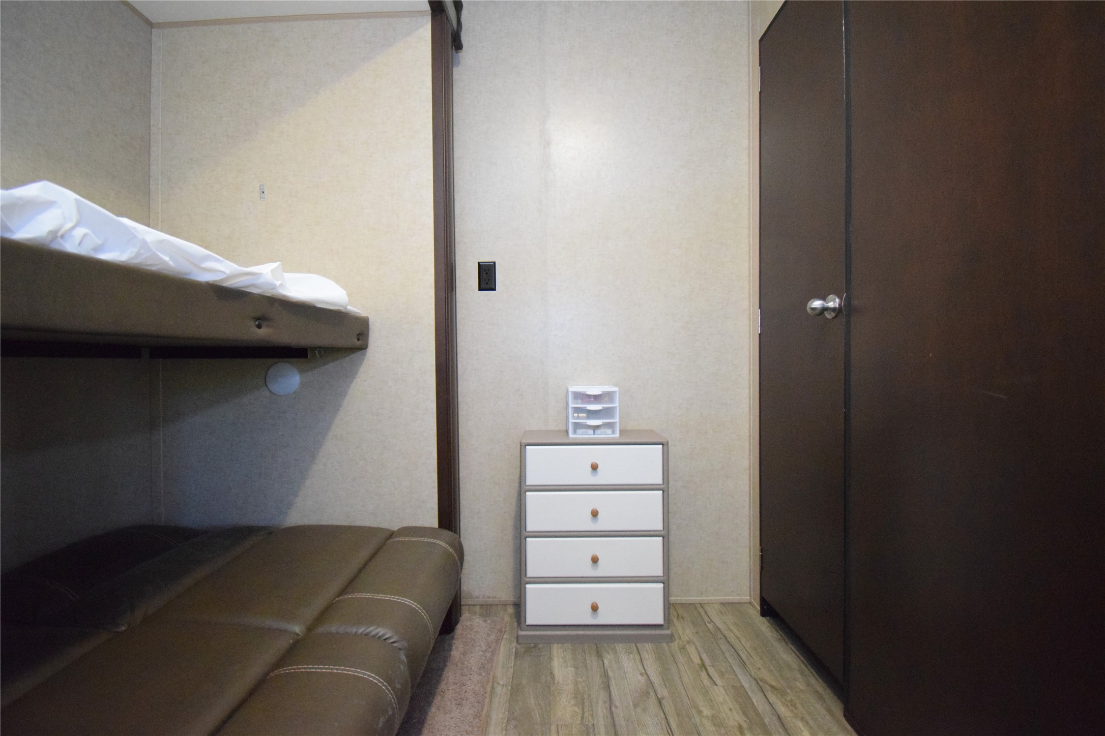 28010 Skylight Court Property Photo 7