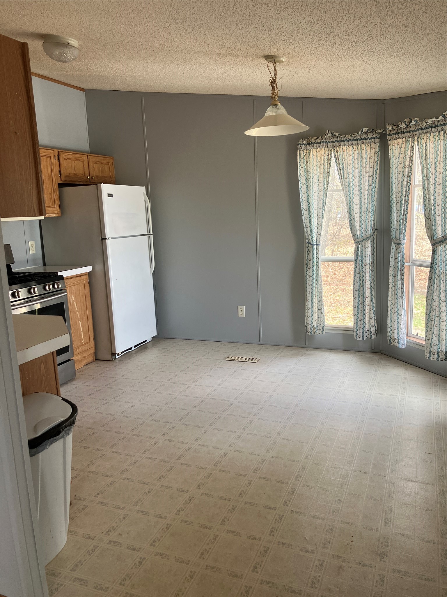 8027 State Road 70 Property Photo 2