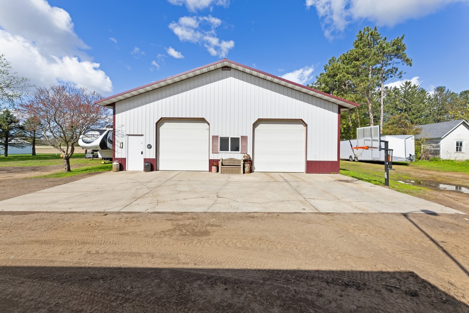 553 N County Road D Property Photo 2