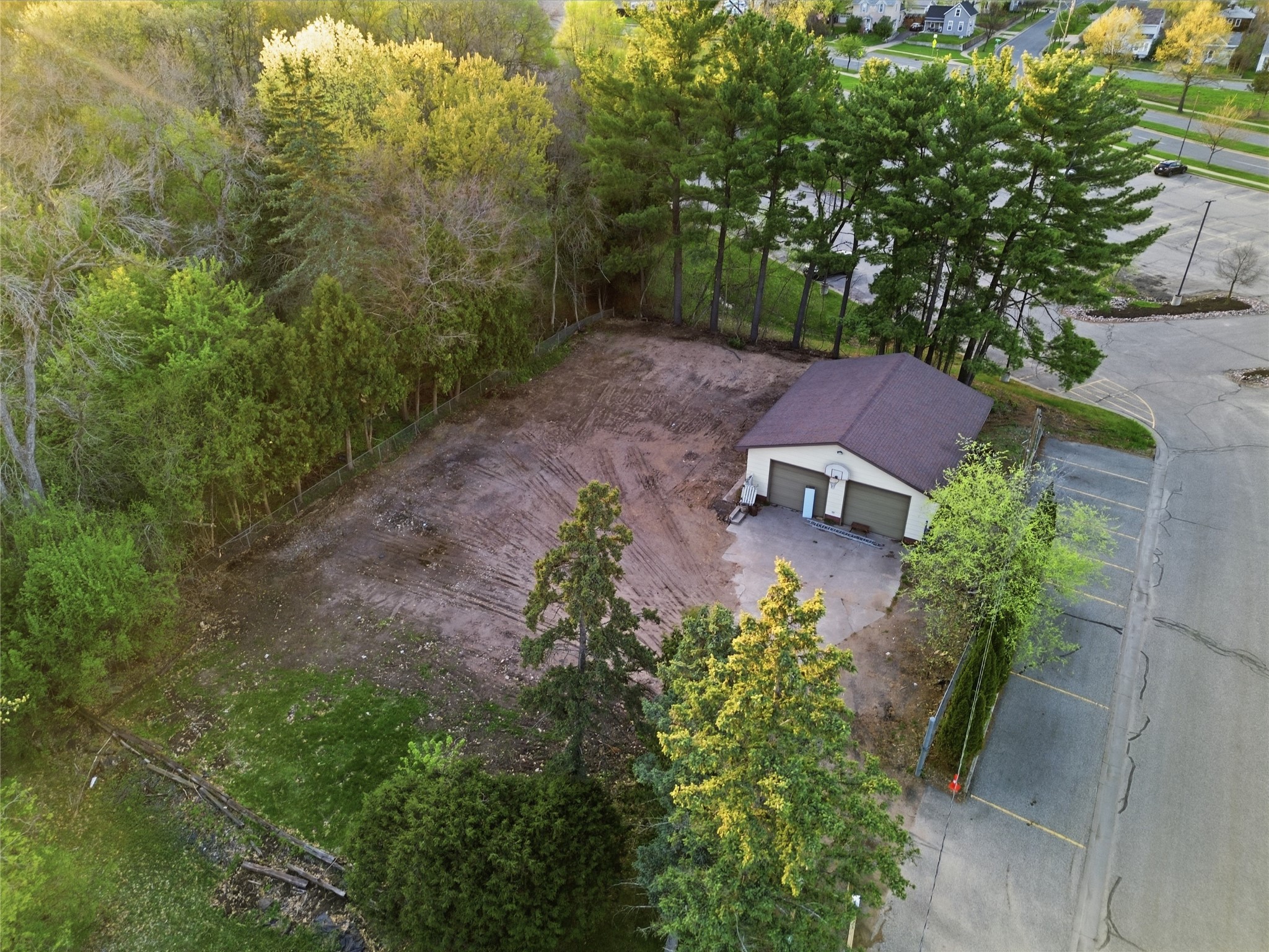 610 Randall Street Property Photo 7