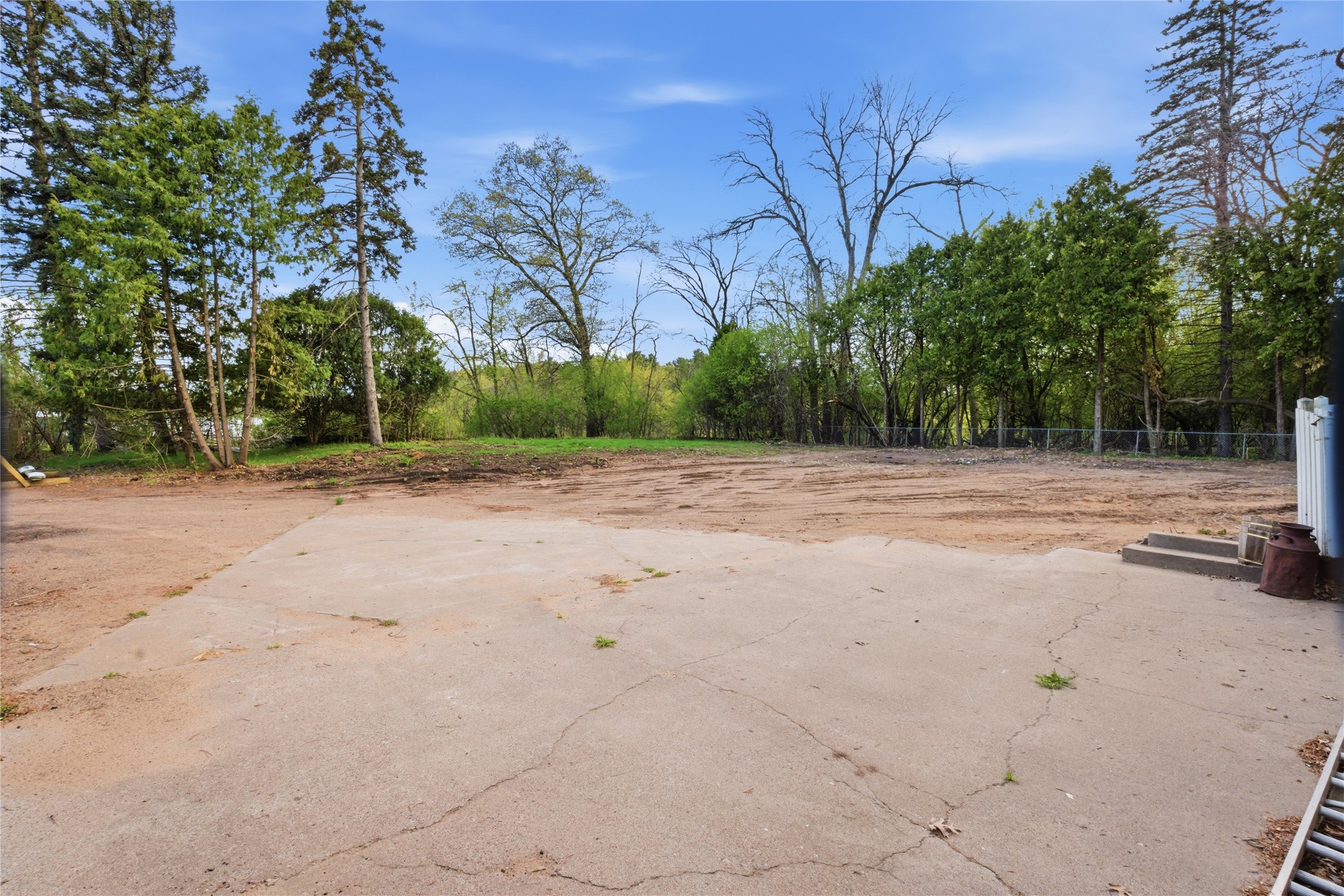 610 Randall Street Property Photo 10