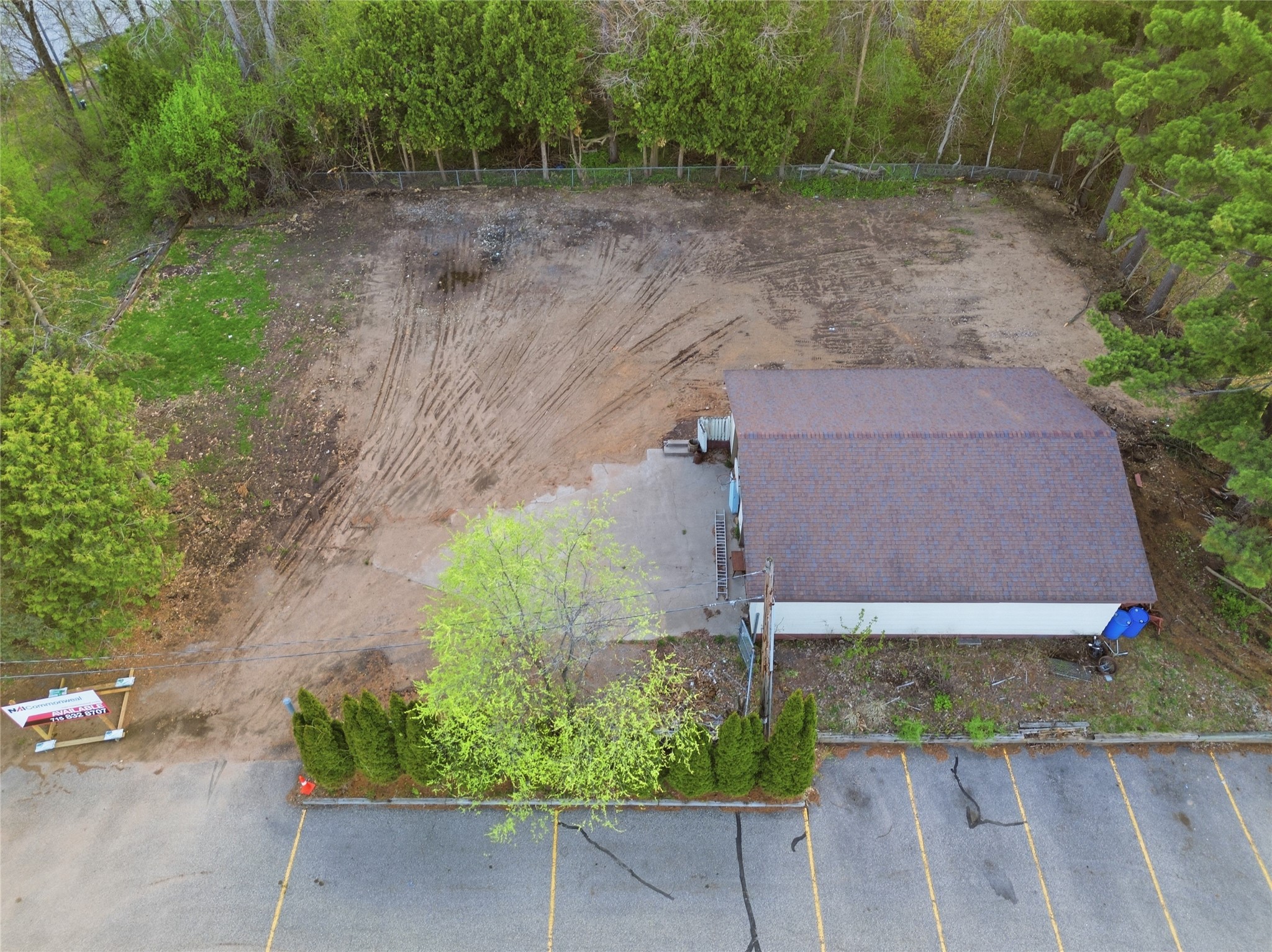 610 Randall Street Property Photo 13