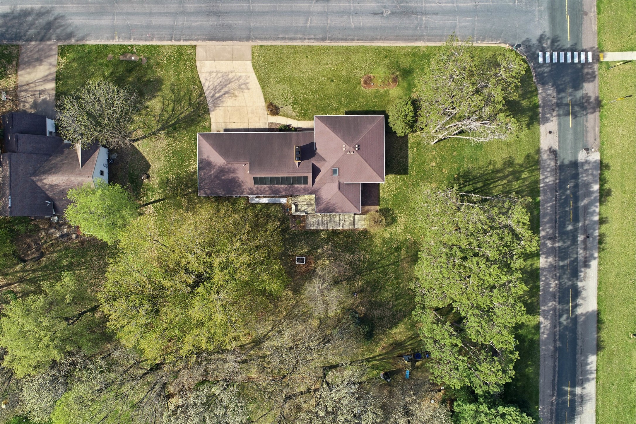 2932 Plum Tree Circle N Property Photo 5