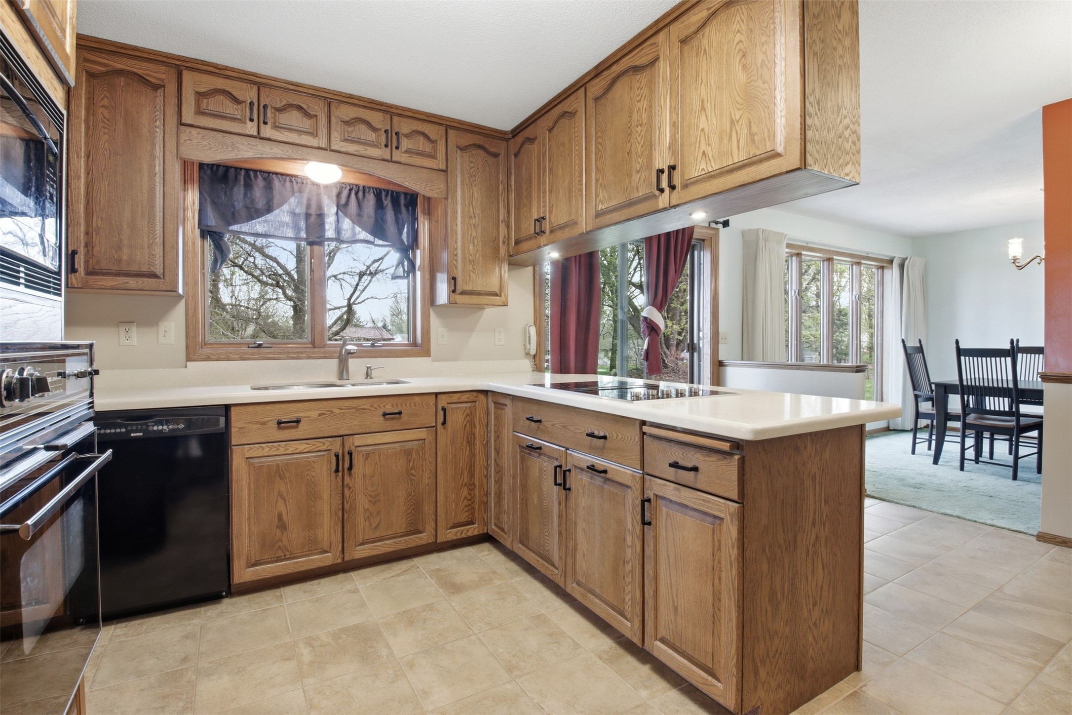 2932 Plum Tree Circle N Property Photo 11