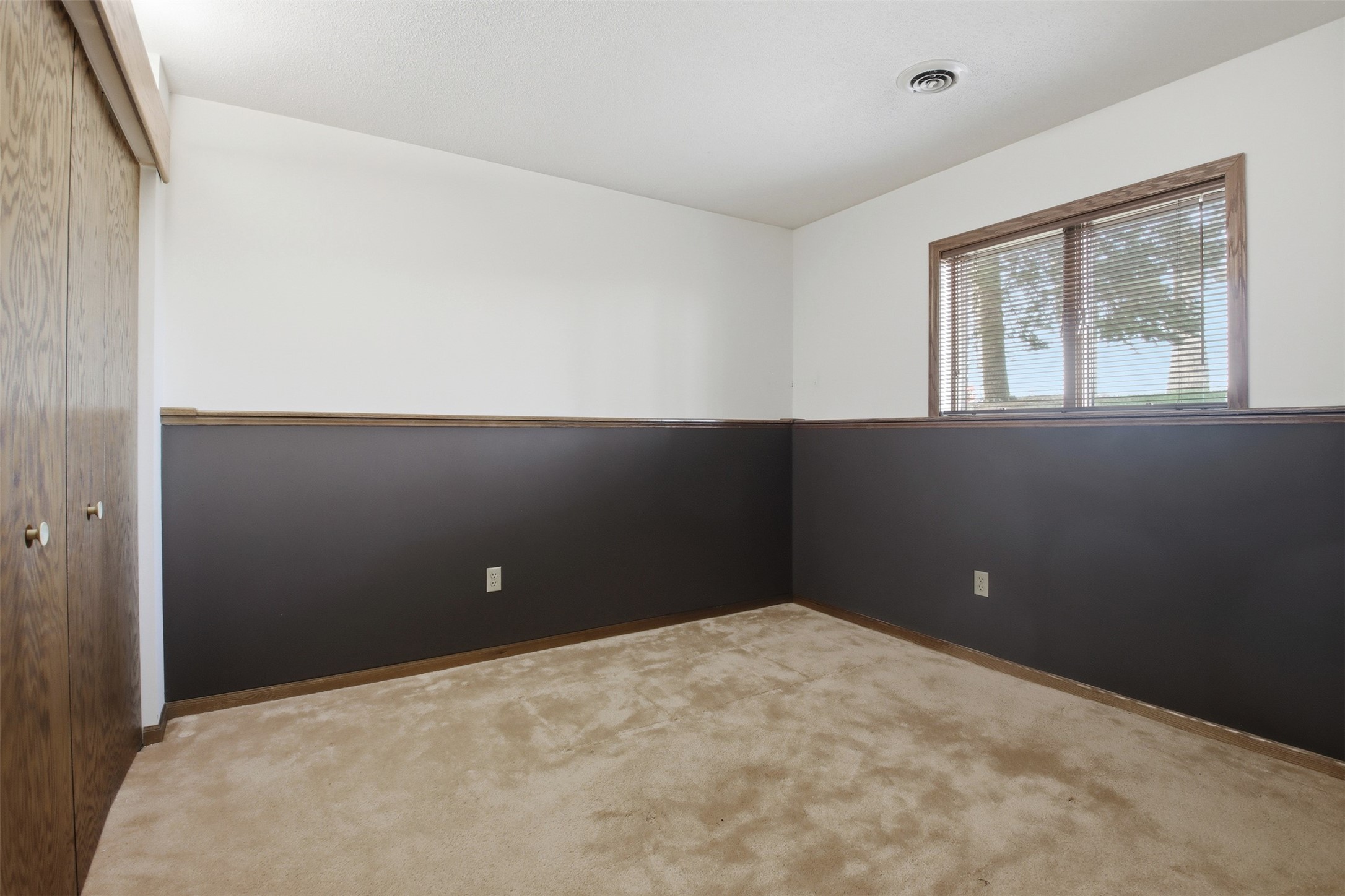 2932 Plum Tree Circle N Property Photo 25