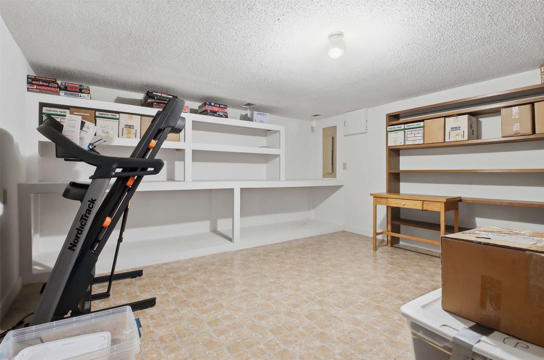 2932 Plum Tree Circle N Property Photo 38