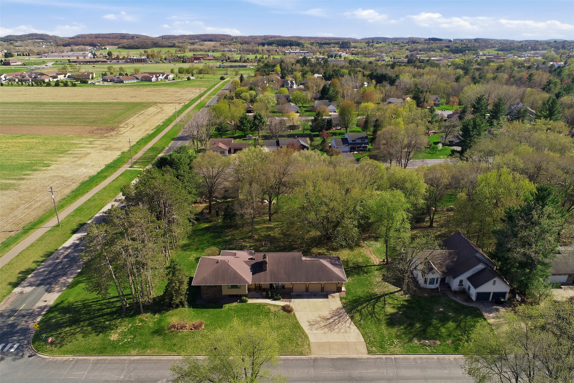 2932 Plum Tree Circle N Property Photo 40