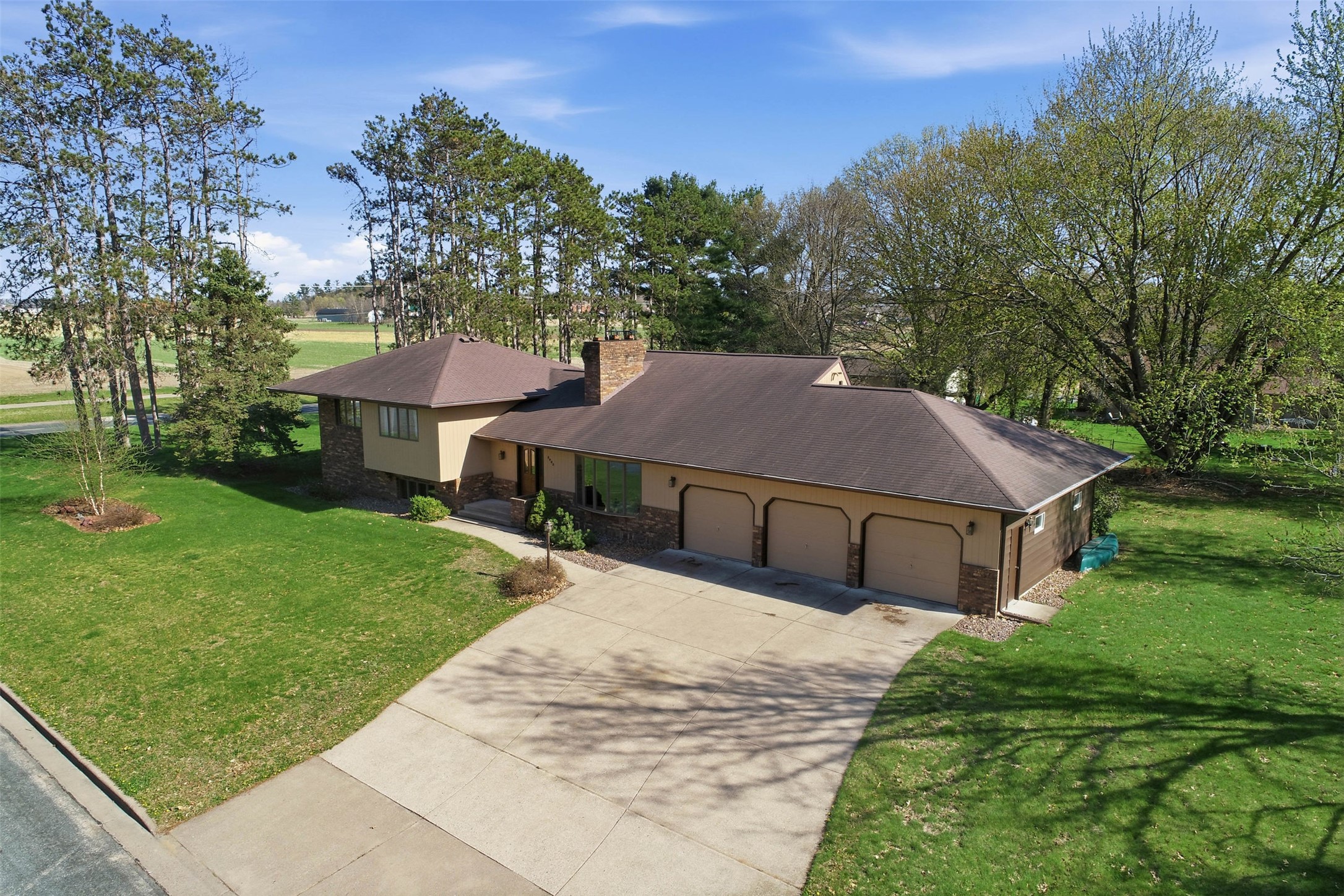 2932 Plum Tree Circle N Property Photo 43