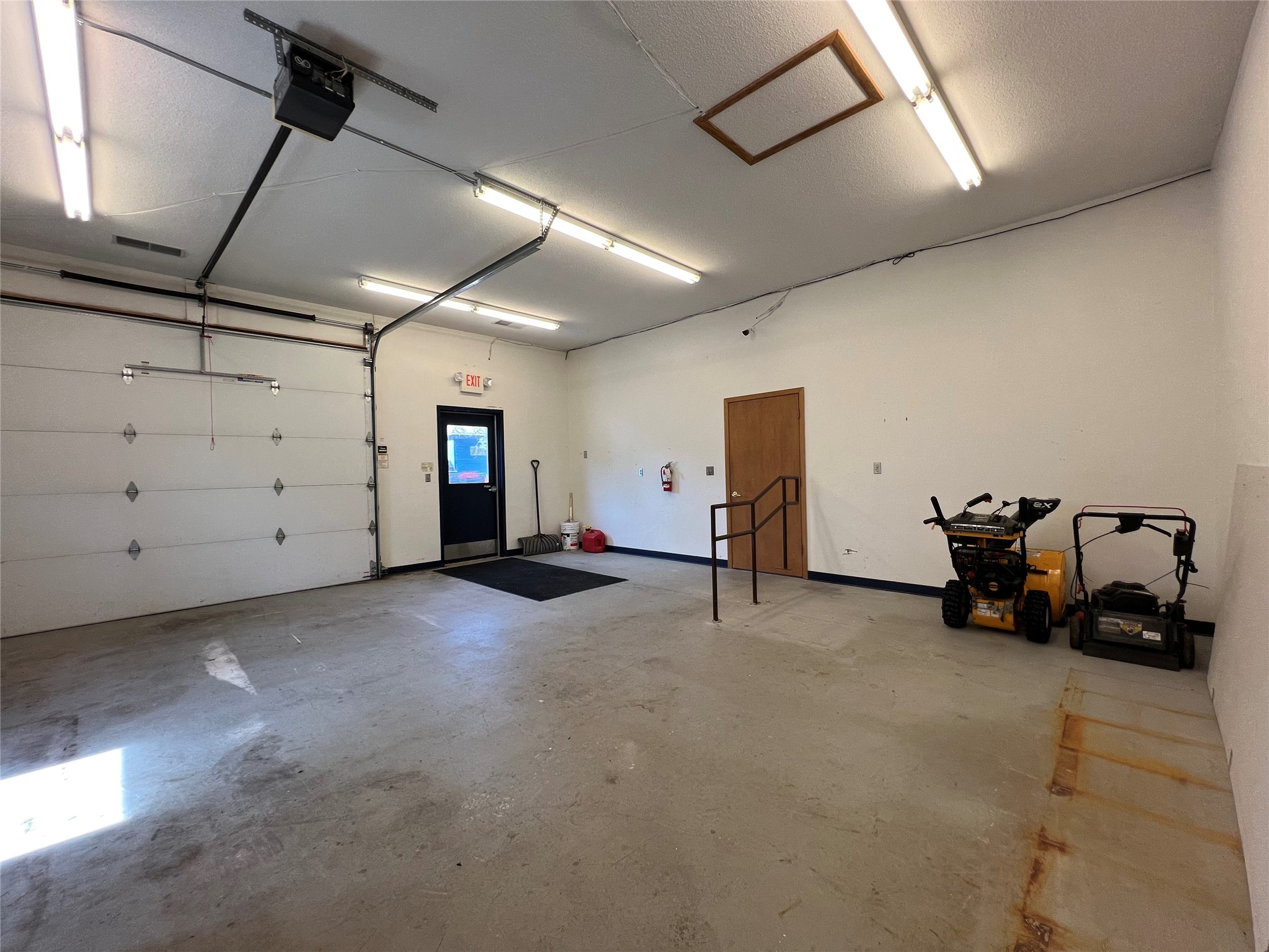 512 Bay Street Property Photo 23