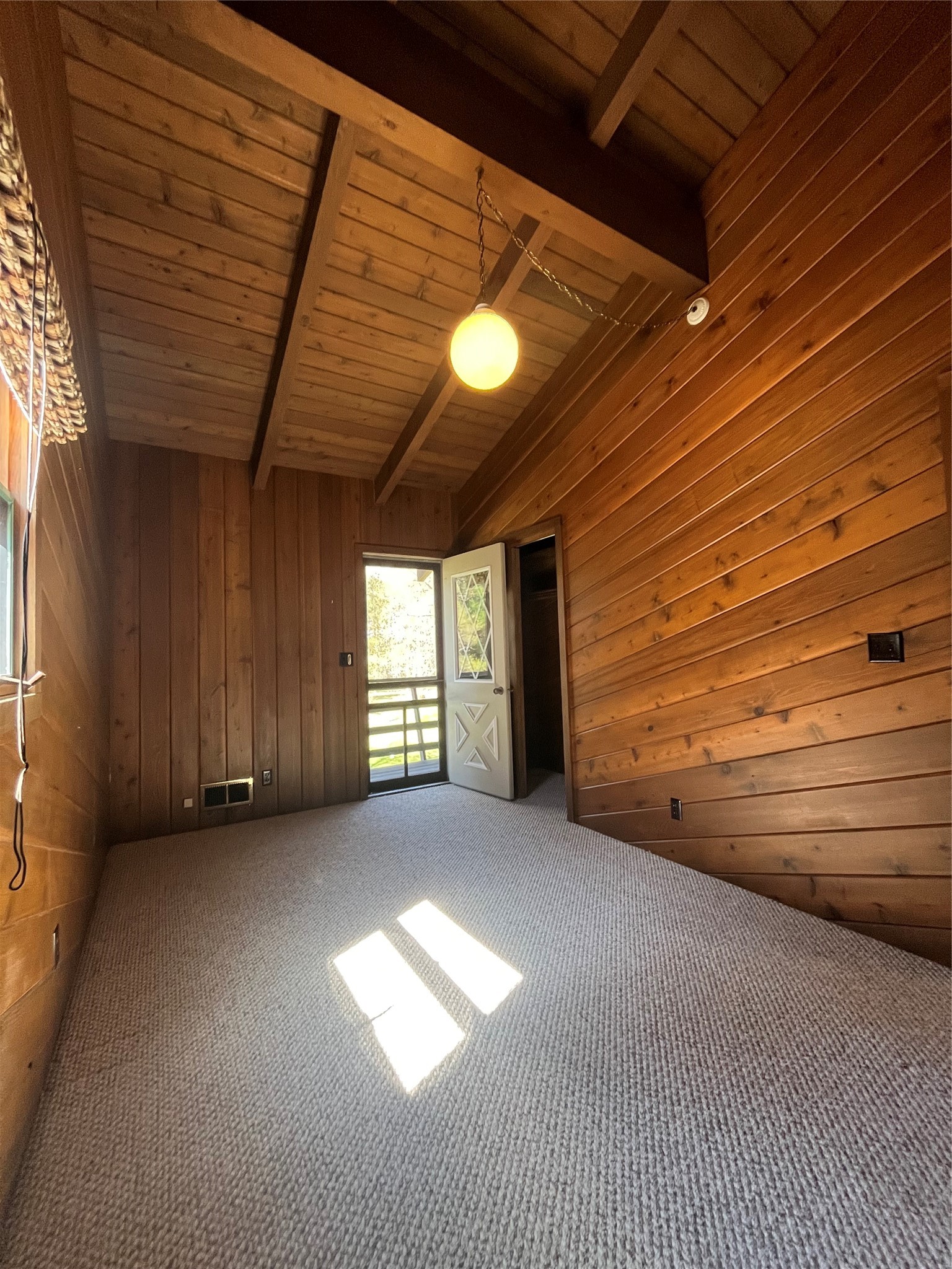 2684 6 3/16 Avenue Property Photo 18