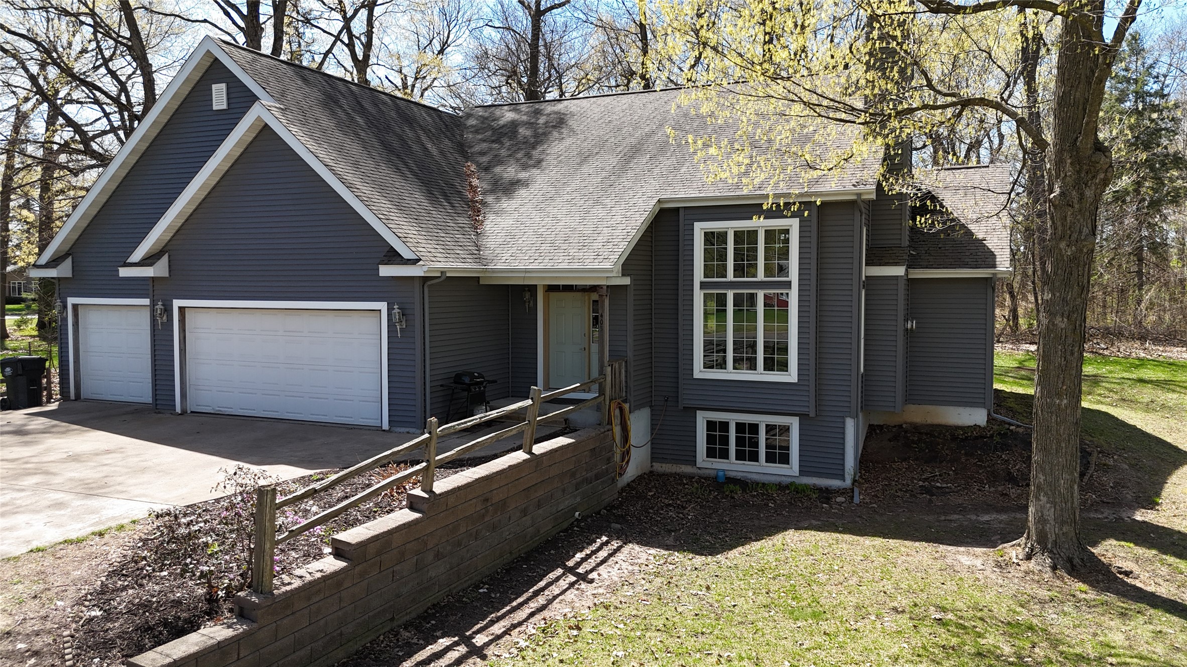 403 Benson Road N Property Photo 2