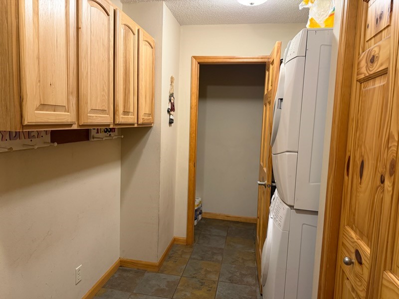 403 Benson Road N Property Photo 10