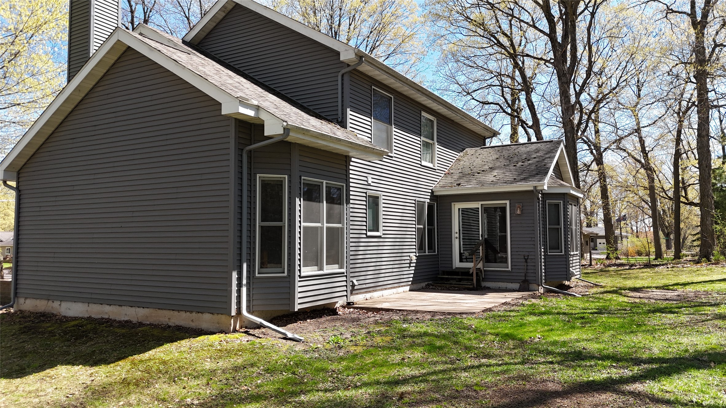 403 Benson Road N Property Photo 23