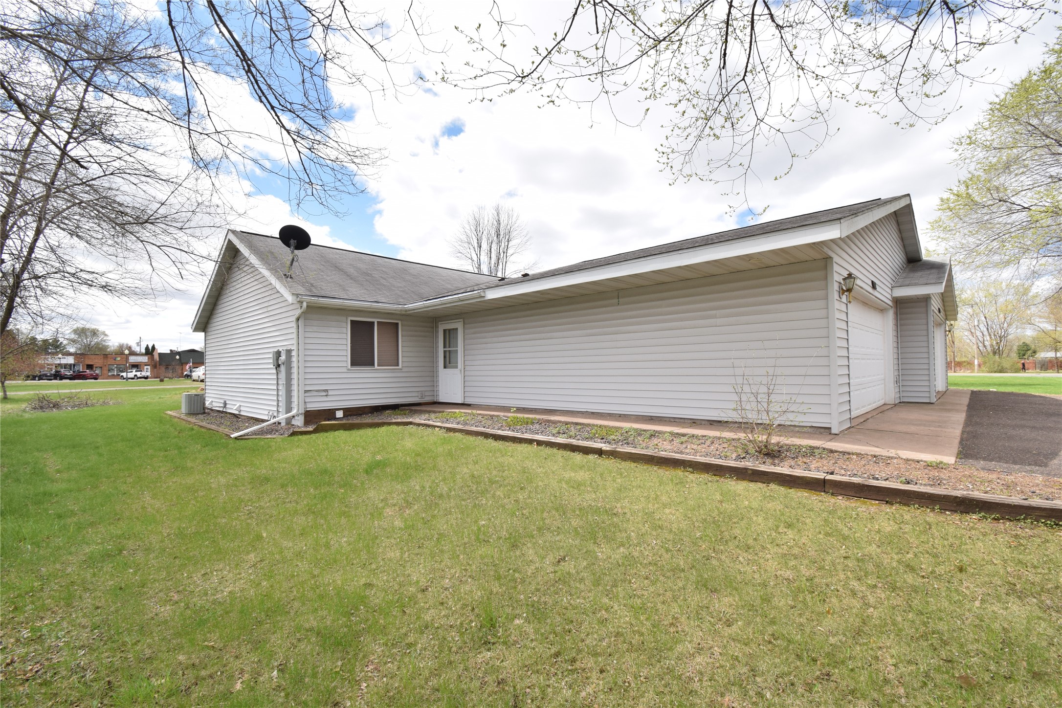 7721 Lake Street Property Photo 1