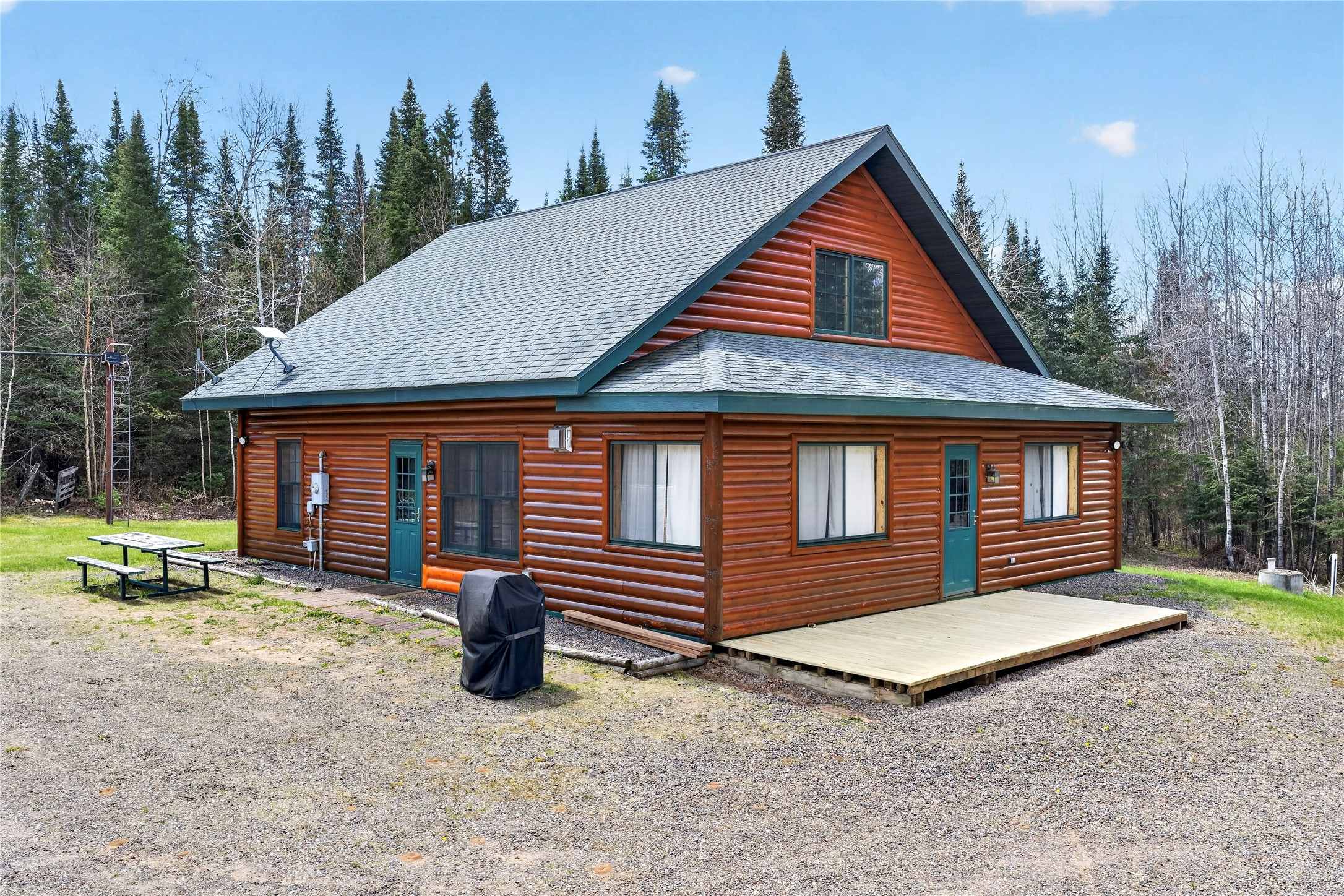 8225 N Blaisdell Lake Road Property Photo 1