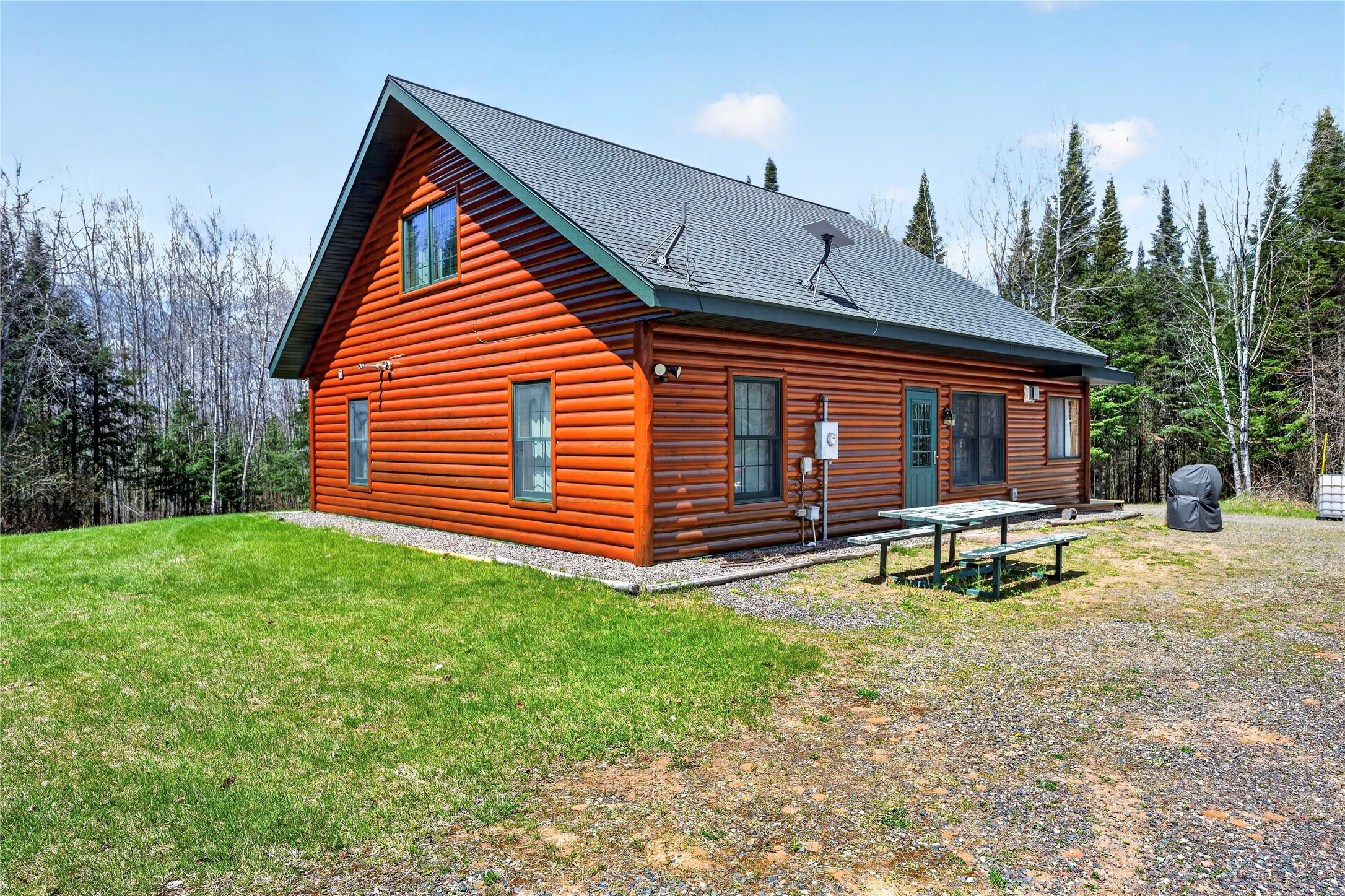 8225 N Blaisdell Lake Road Property Photo 4