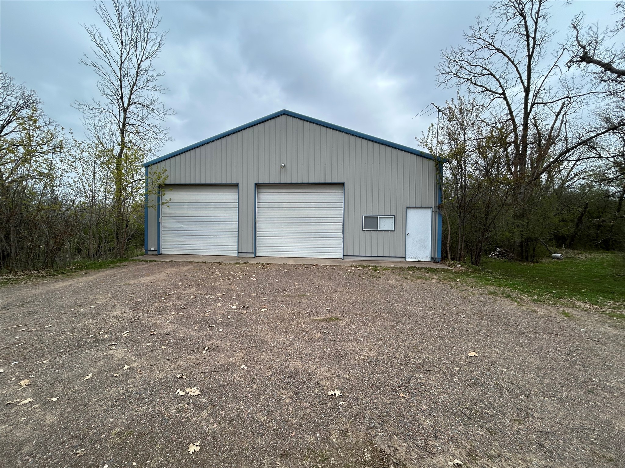 203 Dallas Street E Property Photo 6