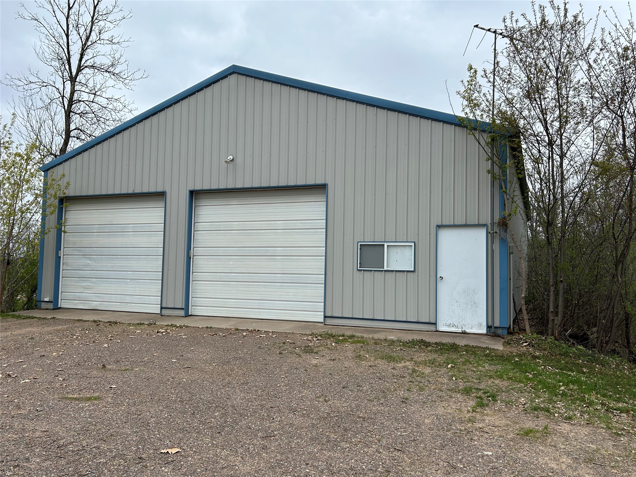203 Dallas Street E Property Photo 7