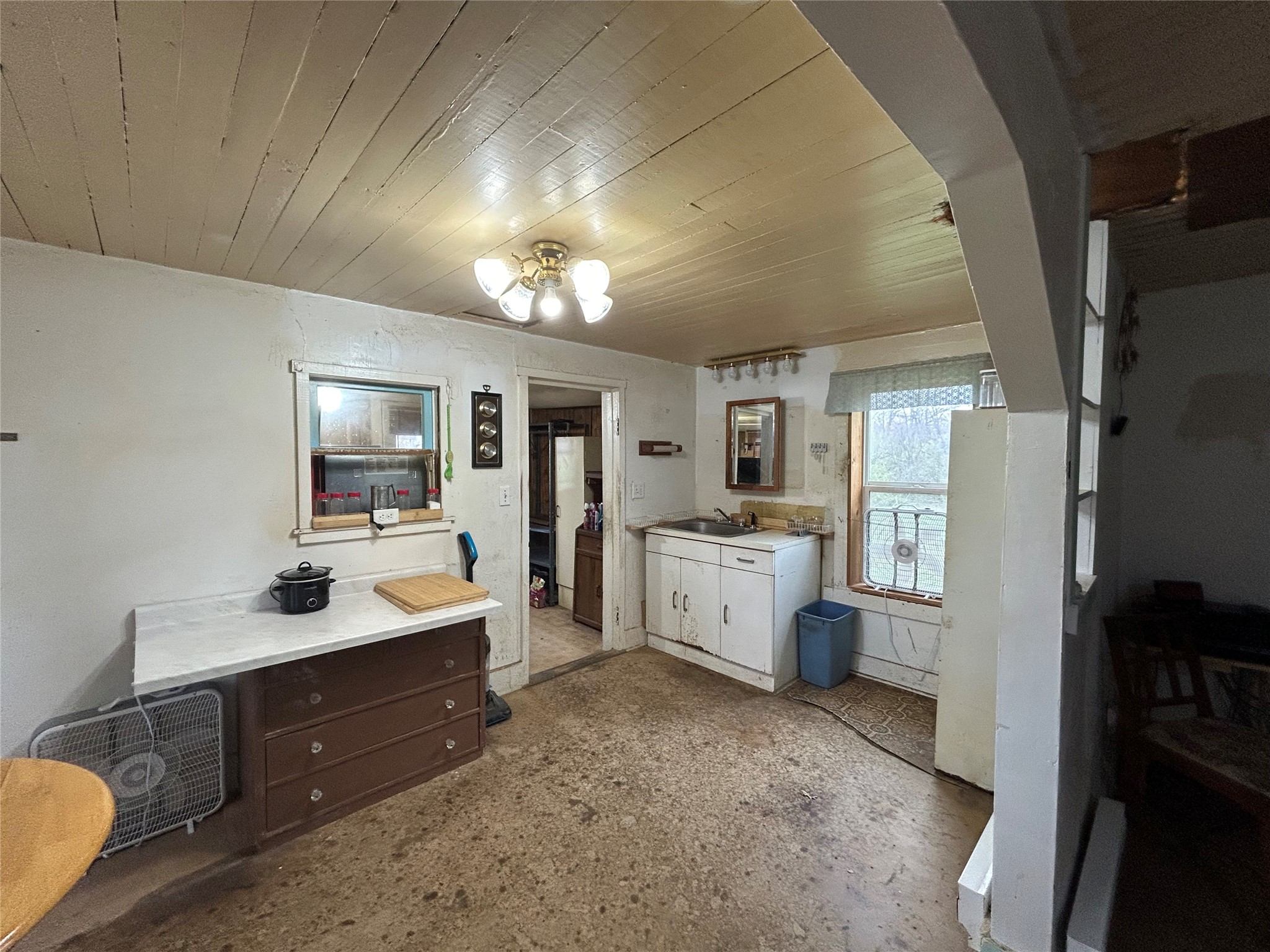 203 Dallas Street E Property Photo 15