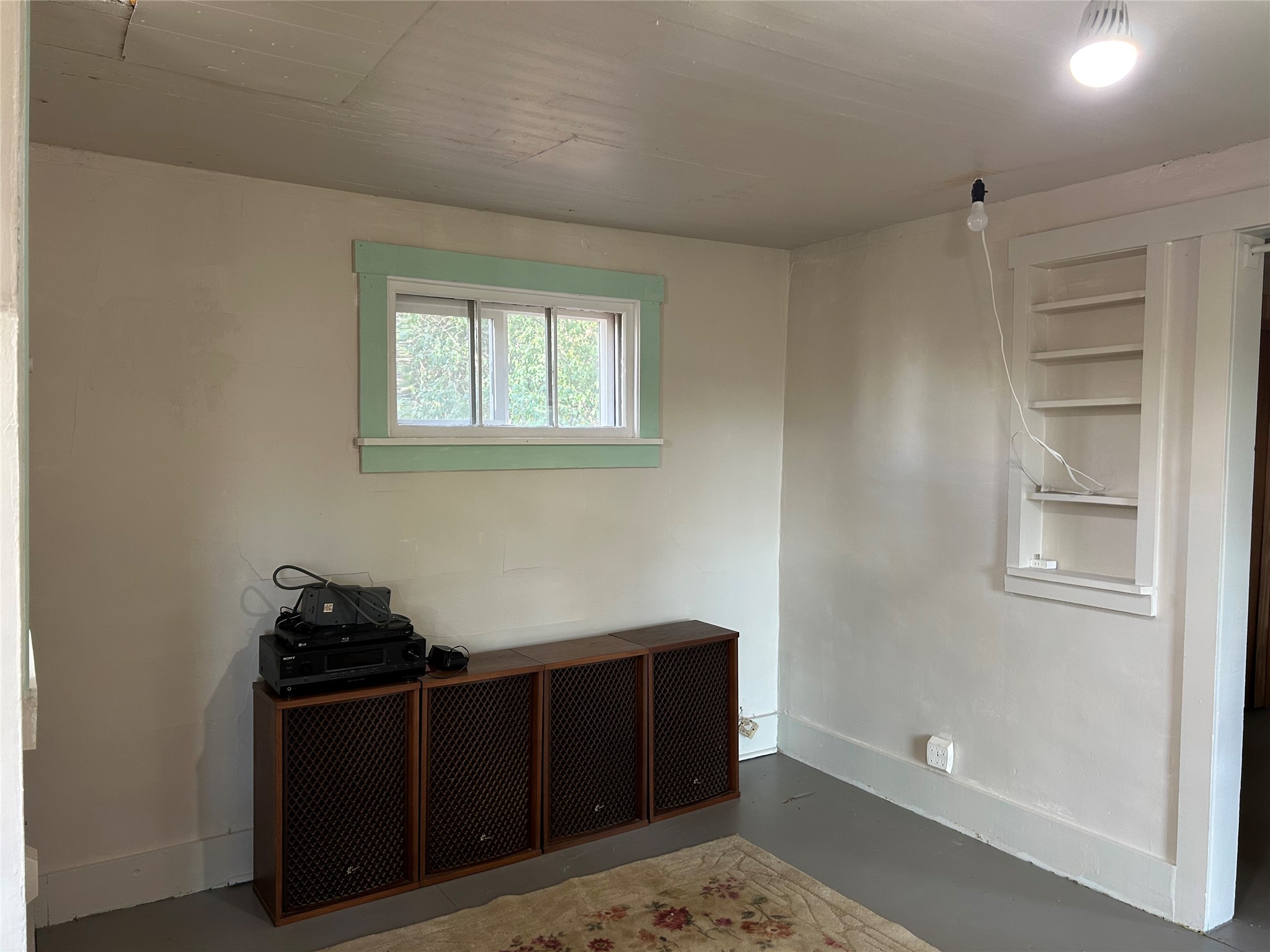 203 Dallas Street E Property Photo 39