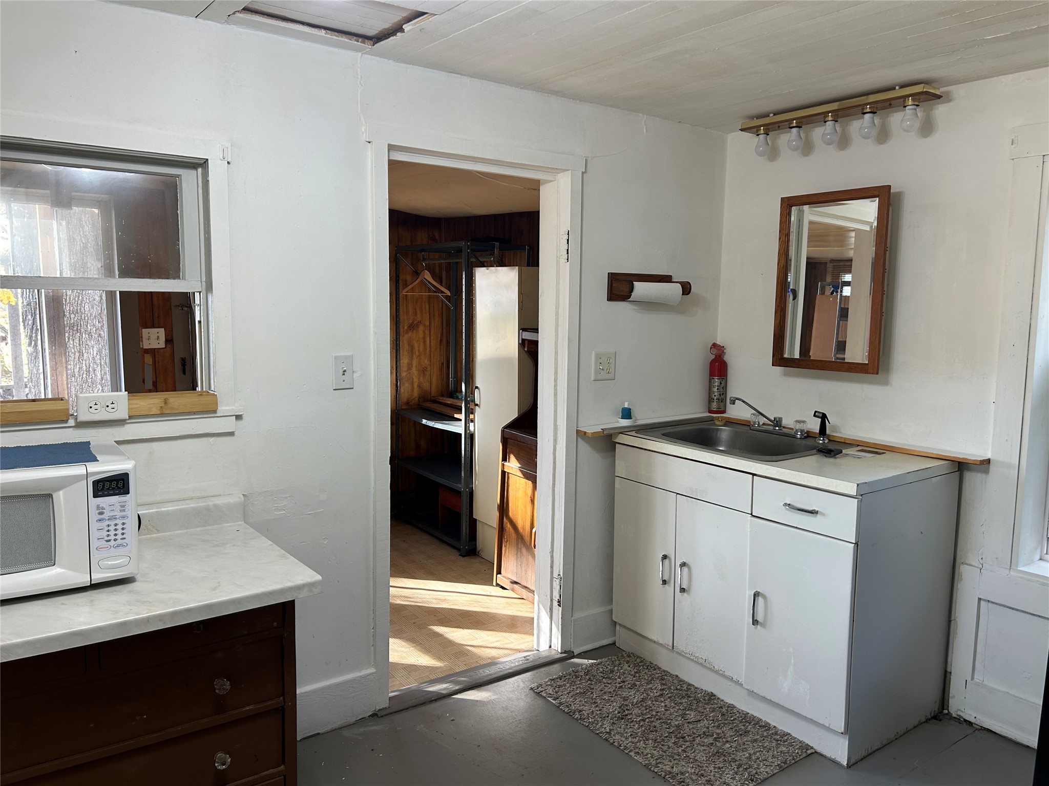 203 Dallas Street E Property Photo 43