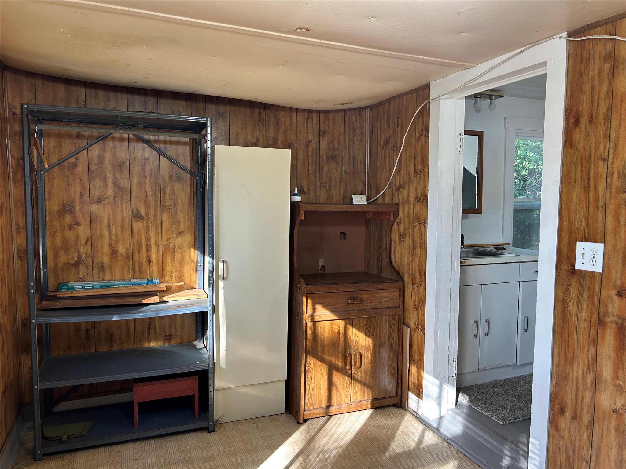 203 Dallas Street E Property Photo 47