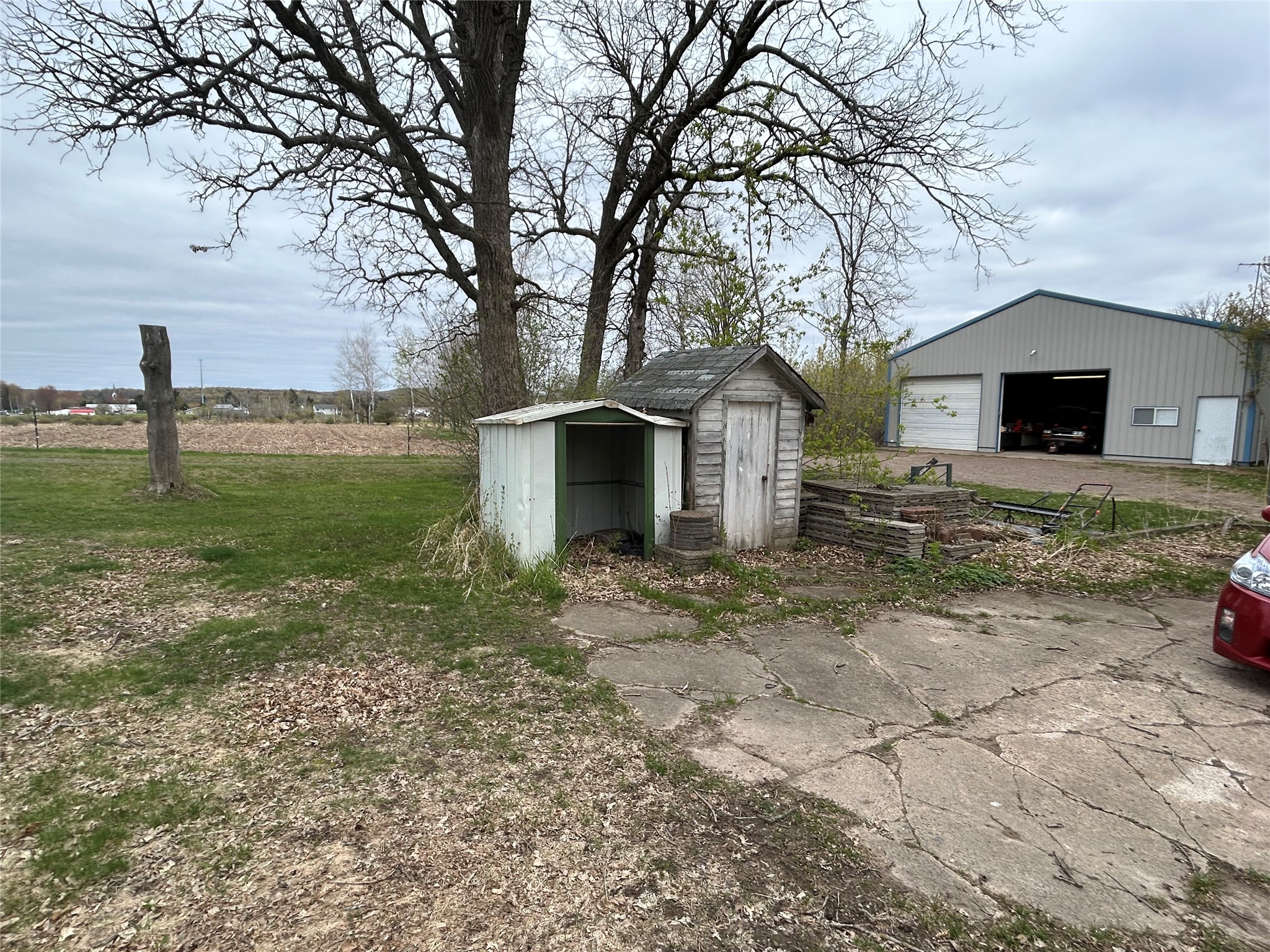 203 Dallas Street E Property Photo 48