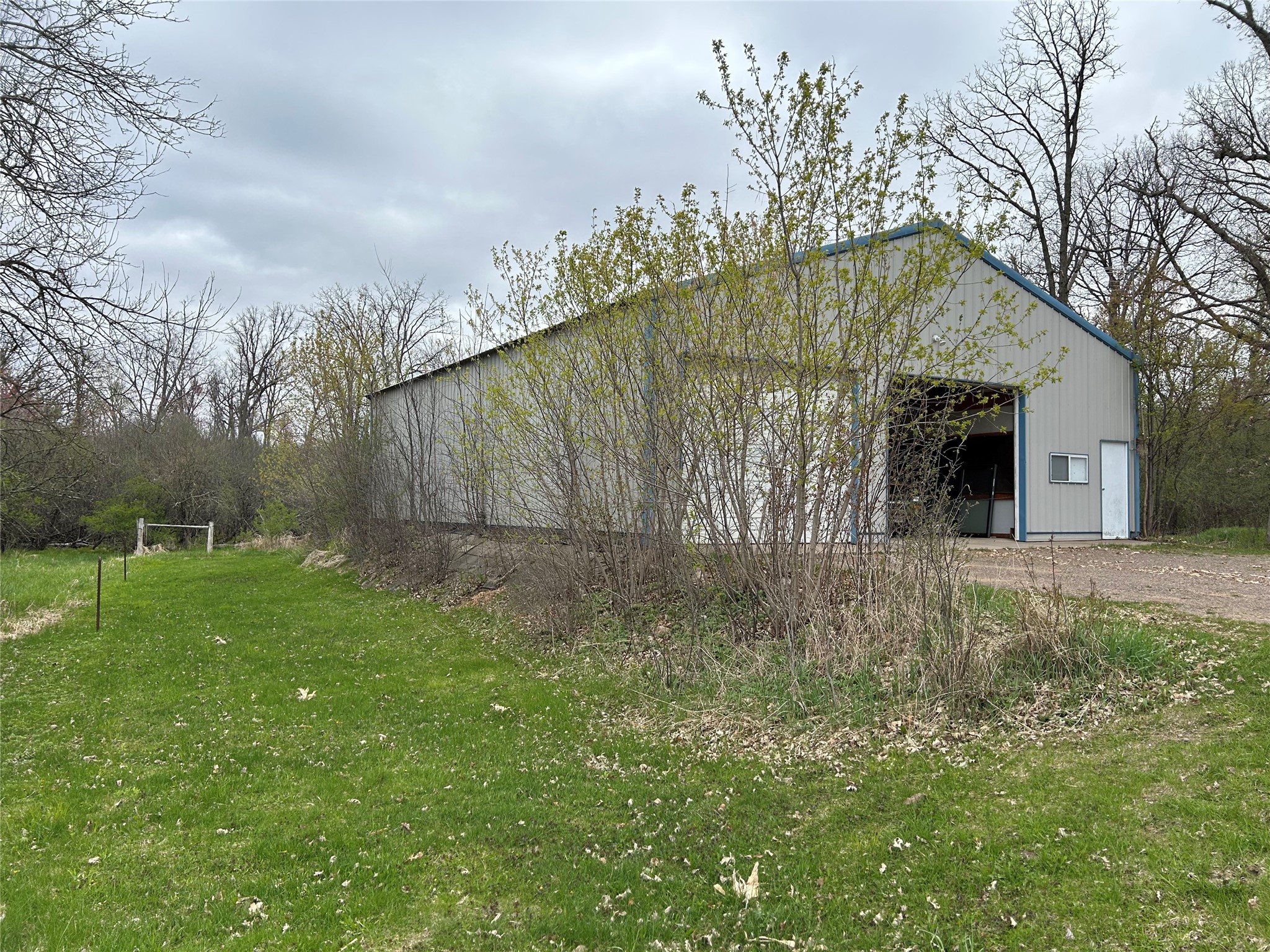 203 Dallas Street E Property Photo 52