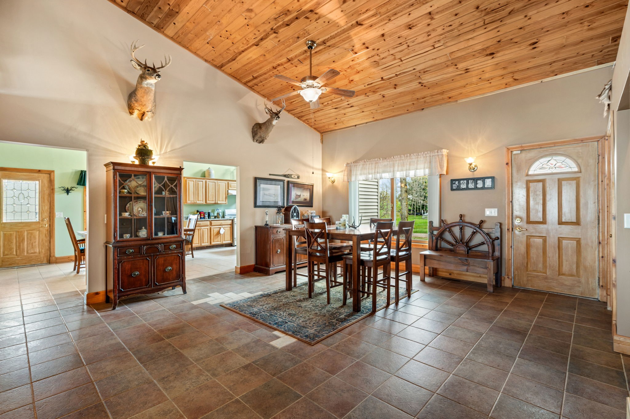 2282 71st Street Property Photo 4