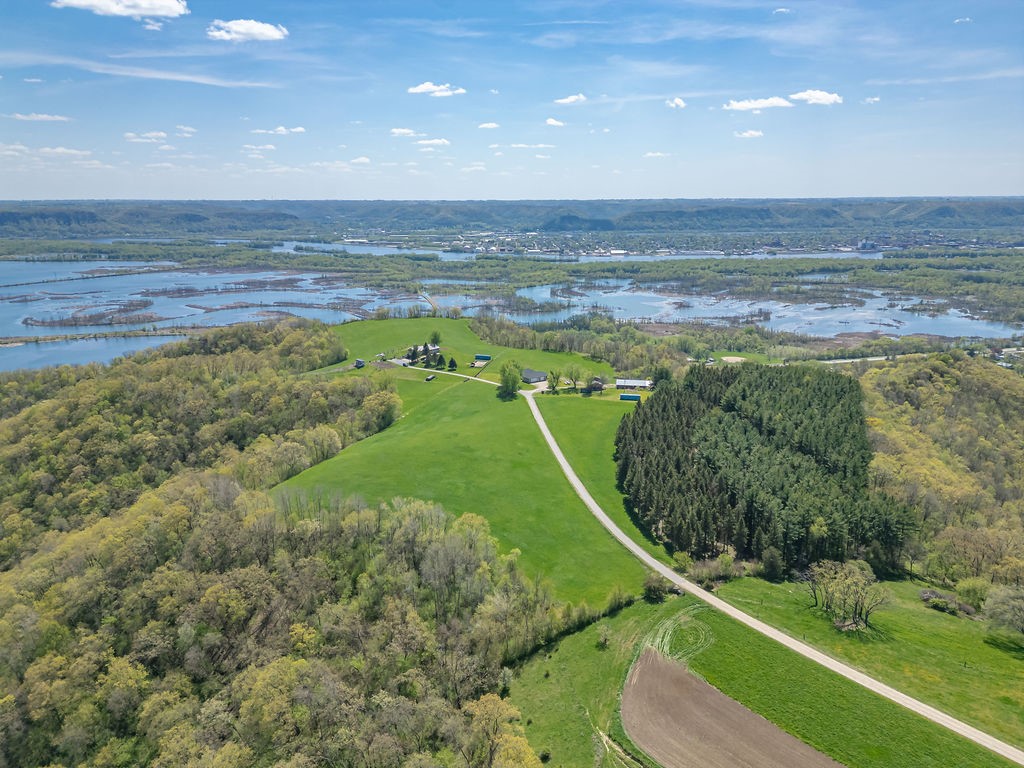 S3565 Rooster Ridge Lane Property Photo 8