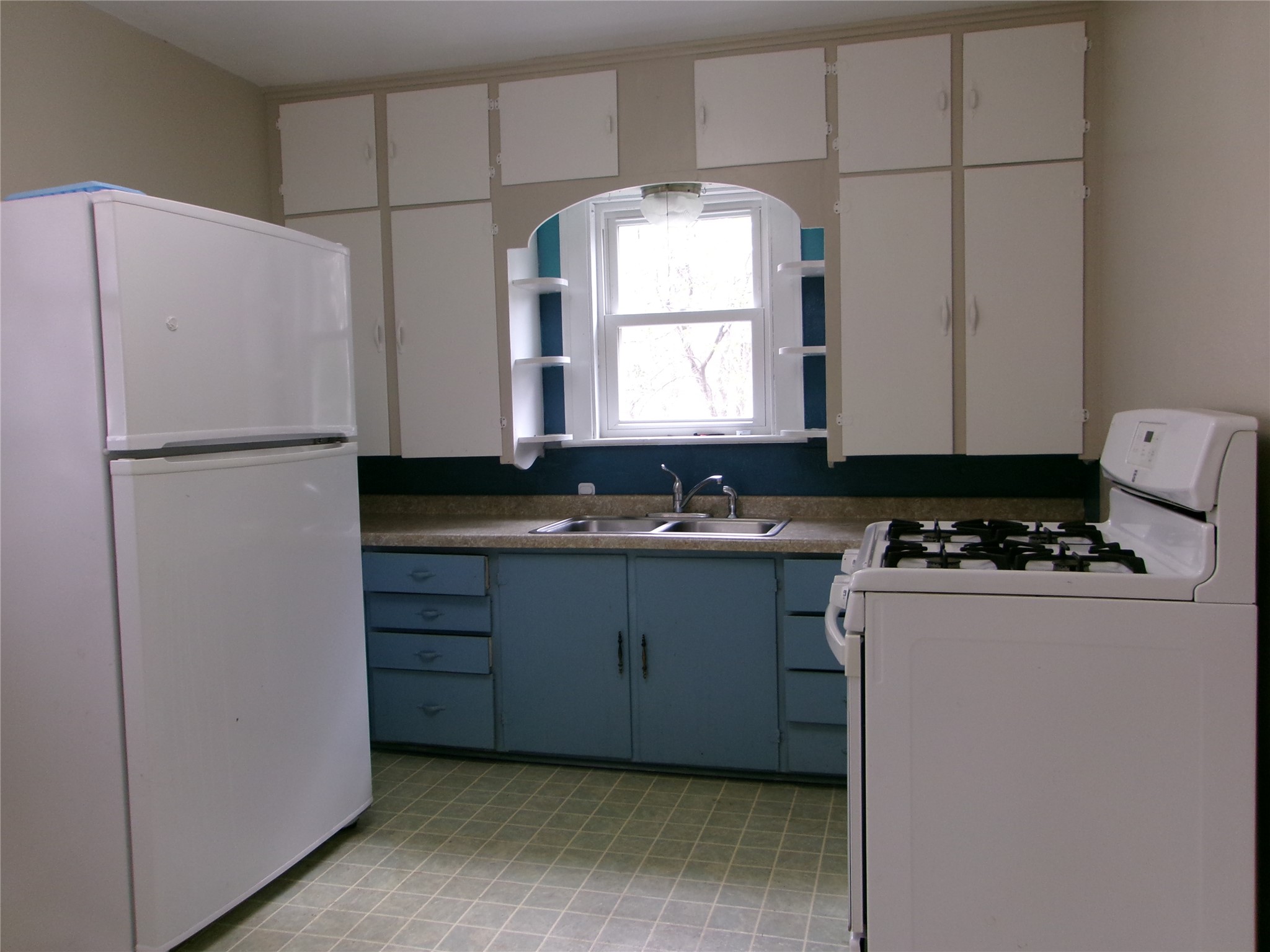 420 Schofield Street Property Photo 6