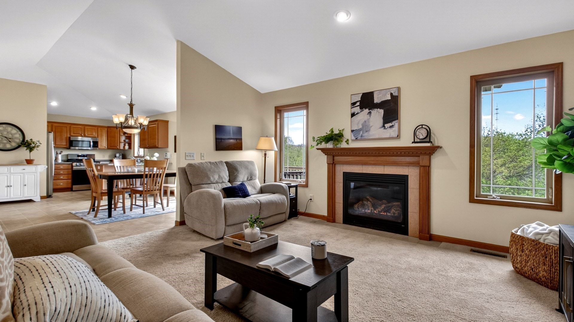 4409 Echo Valley Drive Property Photo 3